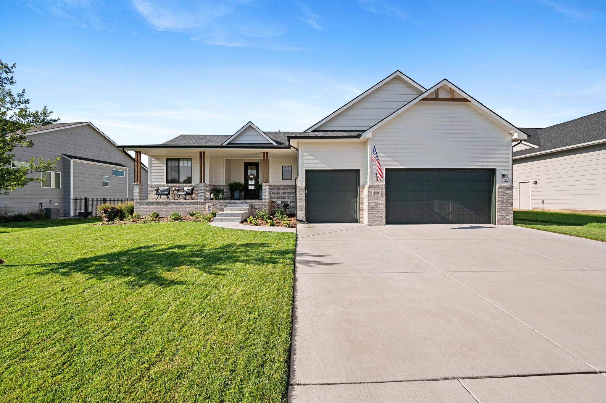 1327 W Footbridge St, Goddard, KS 67052