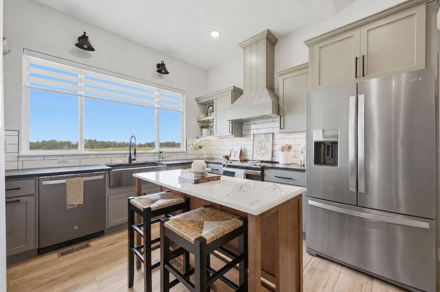 1327 W Footbridge St, Goddard, KS 67052