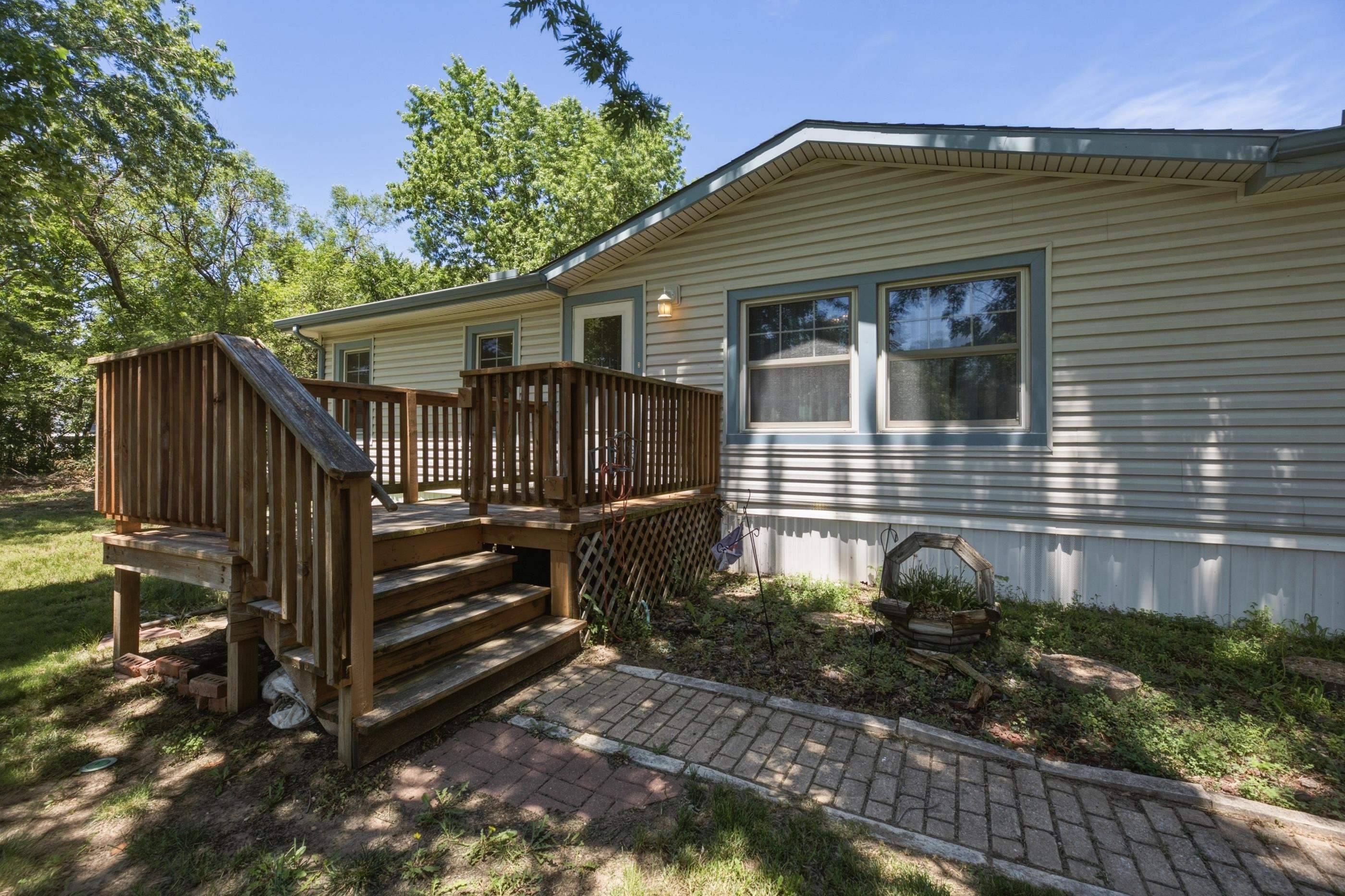 416 W 58th St S, Wichita, KS 67217
