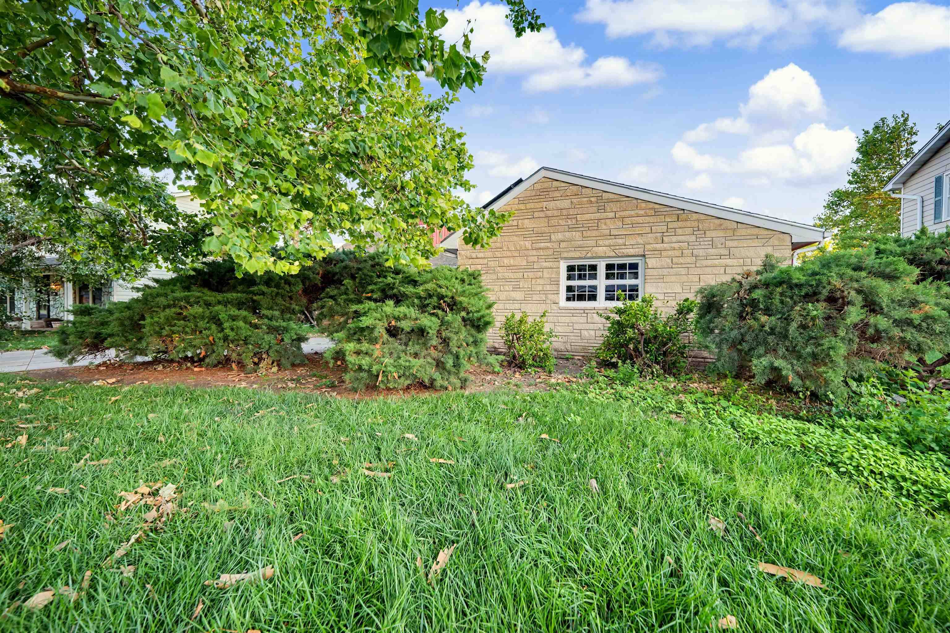 414 E Wayne, Salina, KS 67401
