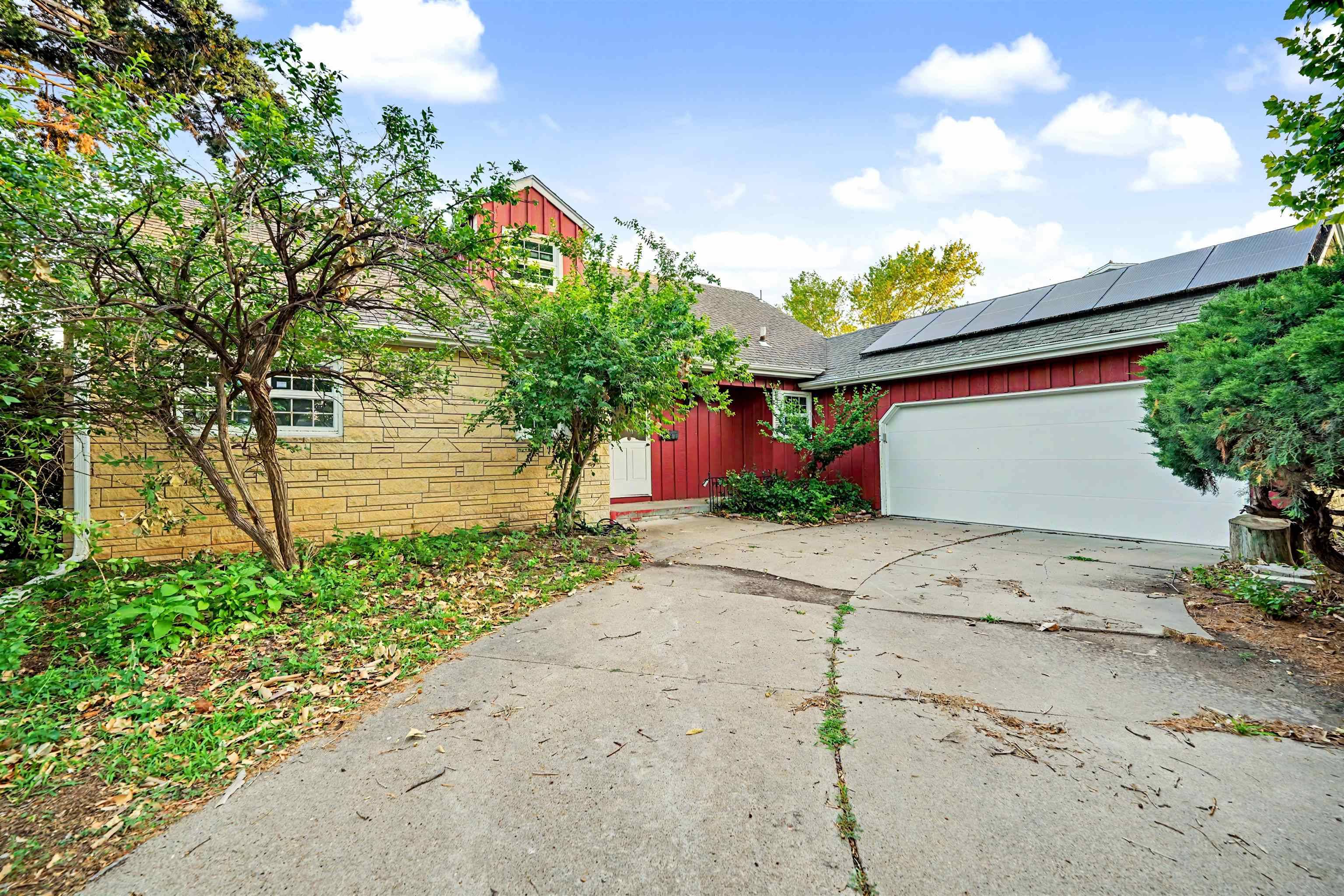 414 E Wayne, Salina, KS 67401