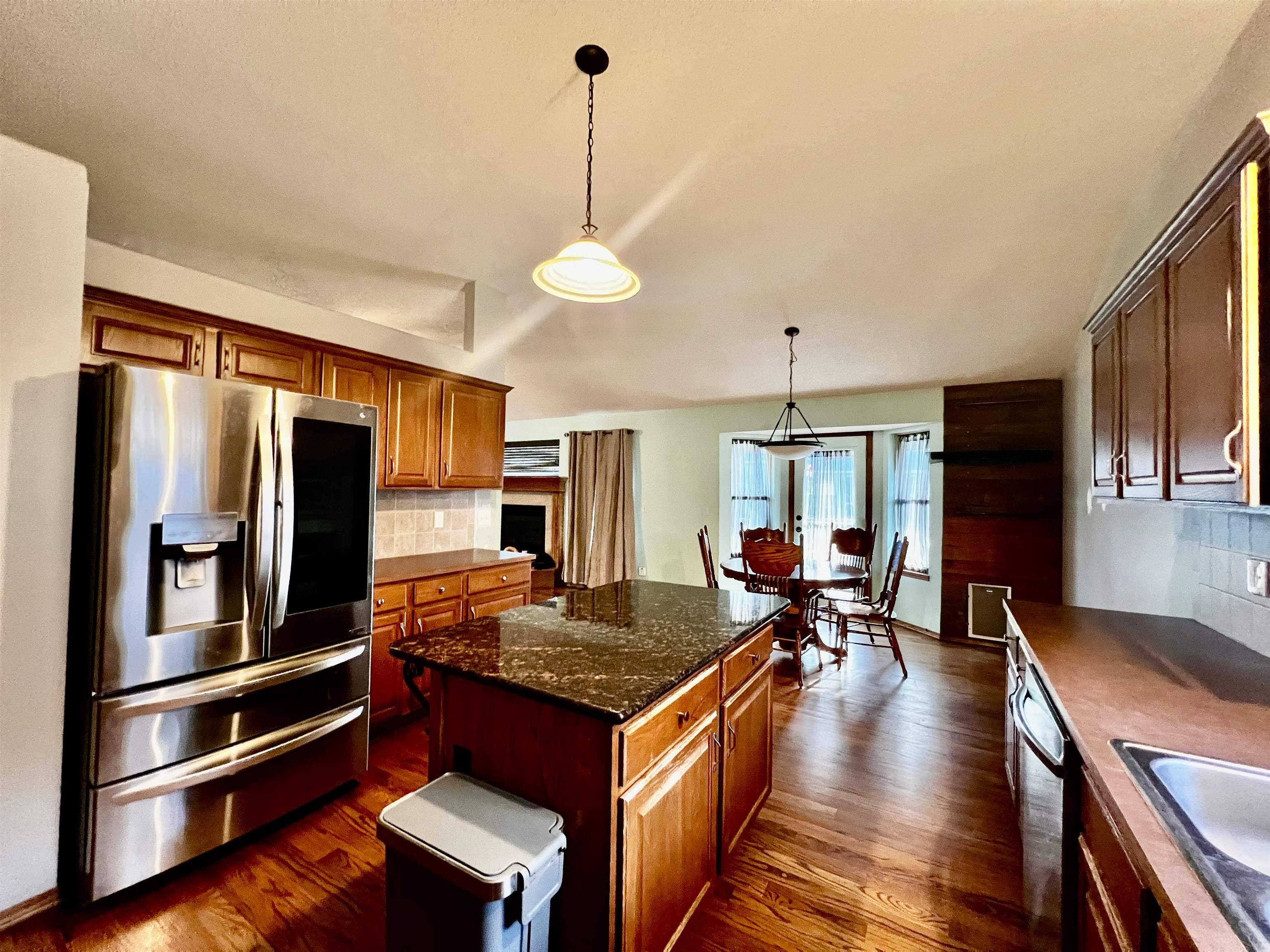 8905 N Ridgewood Ln, Park City, KS 67147