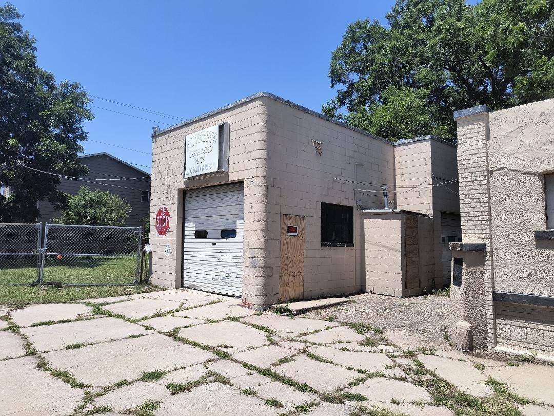 1518 E 1st Street N, Wichita, KS 67214