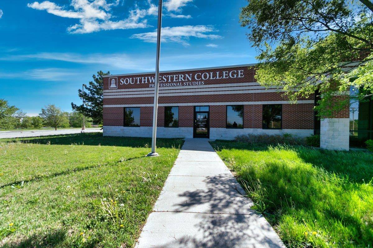 2800 S Rock Rd, Wichita, KS 67210
