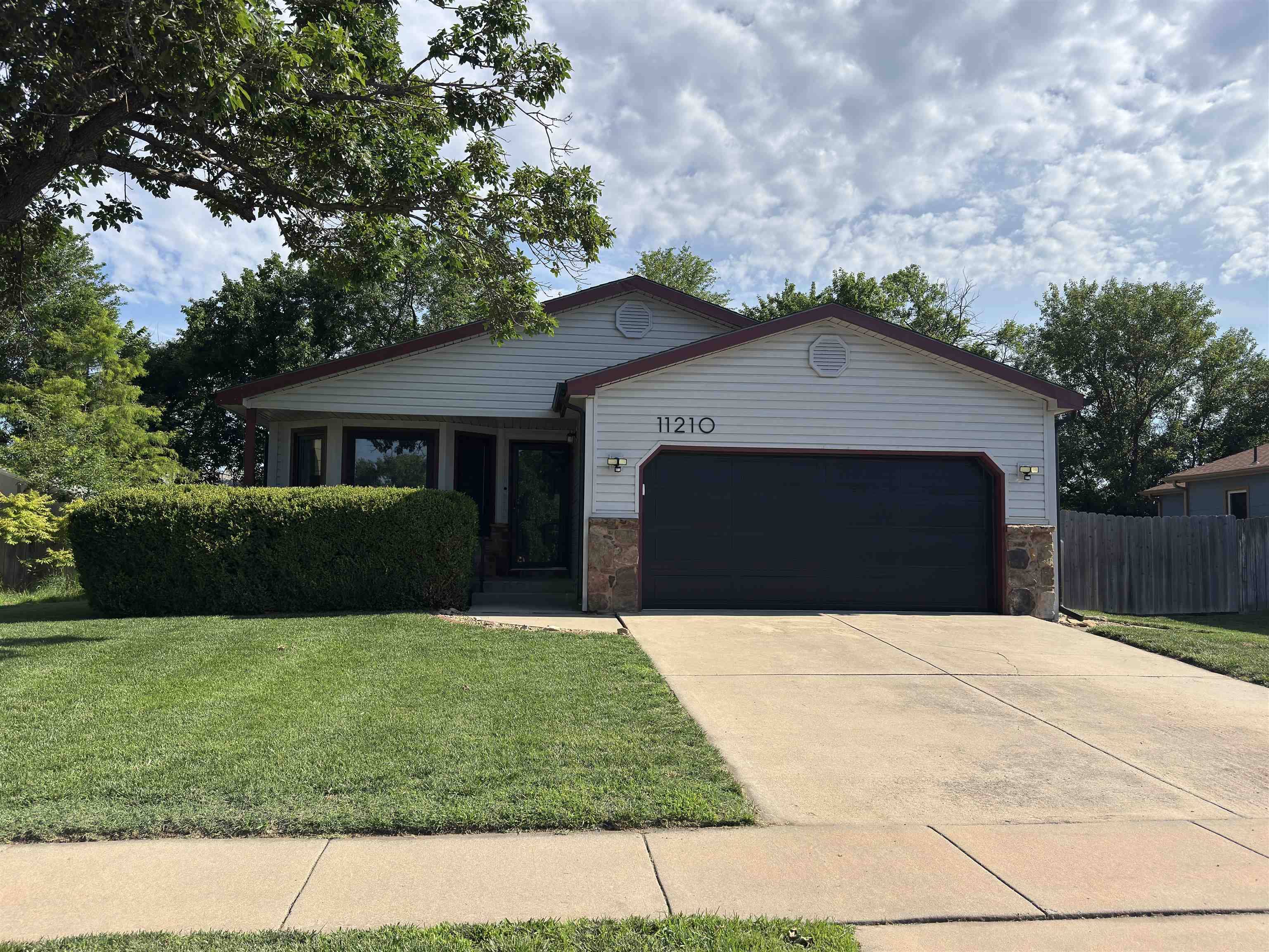 11210 W Jewell St, Wichita, KS 67209