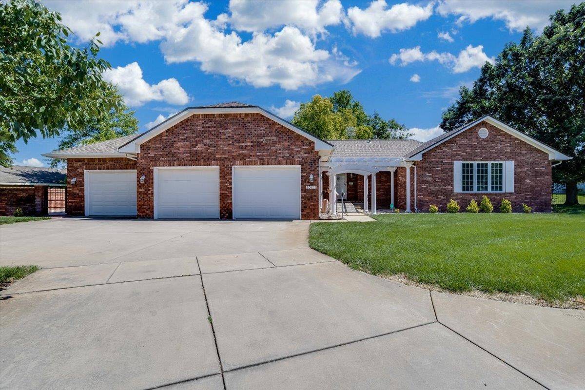 10531 W Millpond St, Wichita, KS 67212