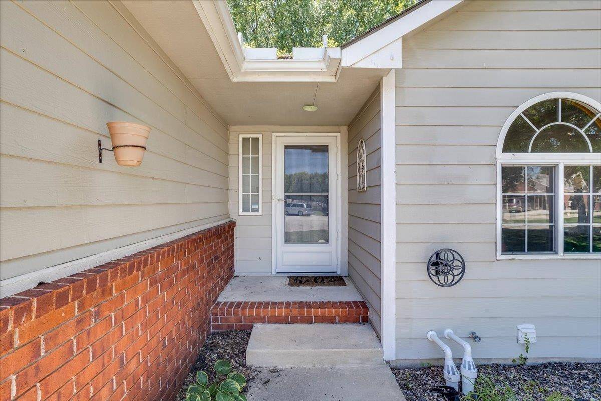 2721 N Stoney Point Ct, Wichita, KS 67205