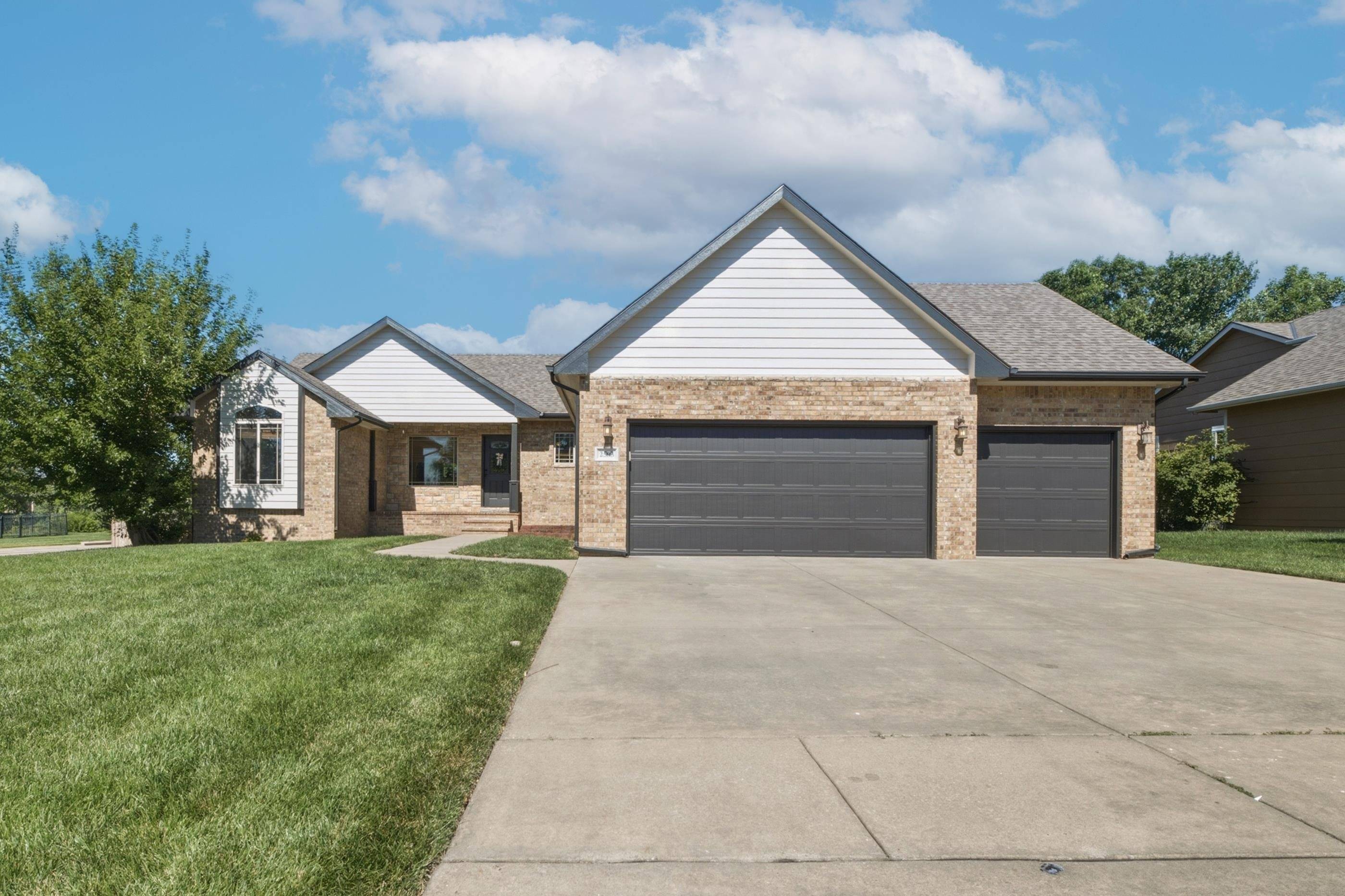 2503 N Springdale Cir, Wichita, KS 67228
