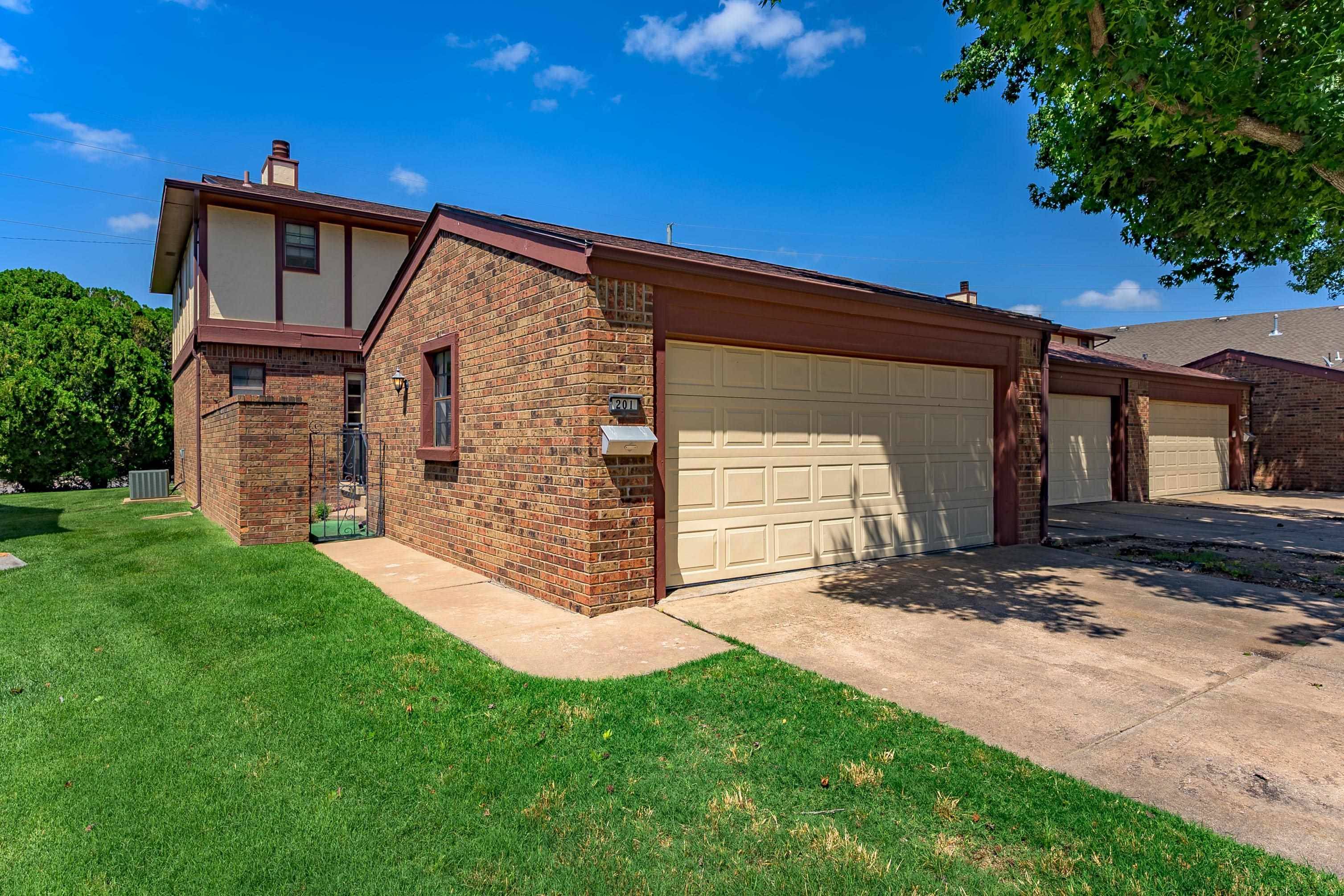 8917 W Harvest, Wichita, KS 67212