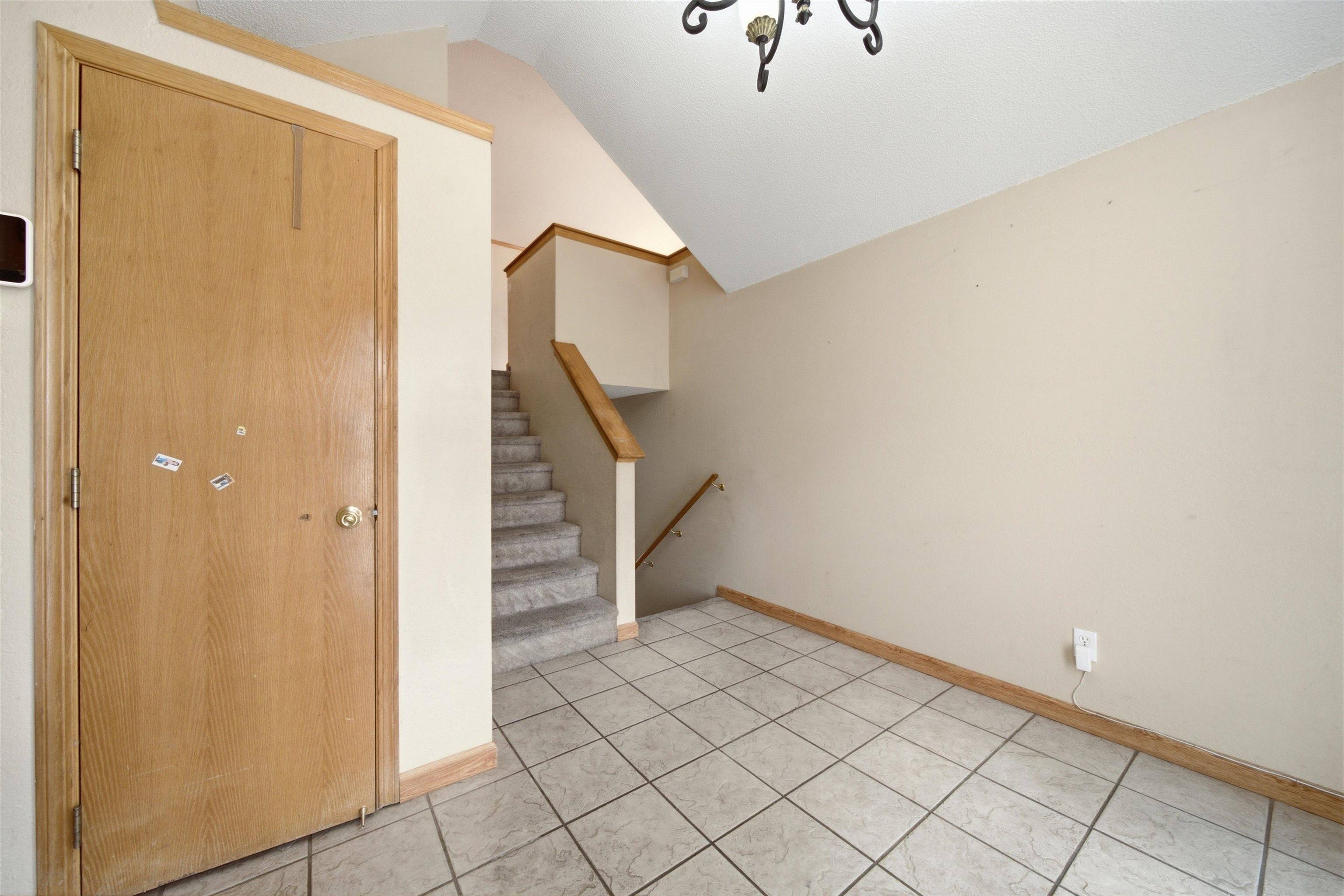 1942 S Chateau St, Wichita, KS 67207