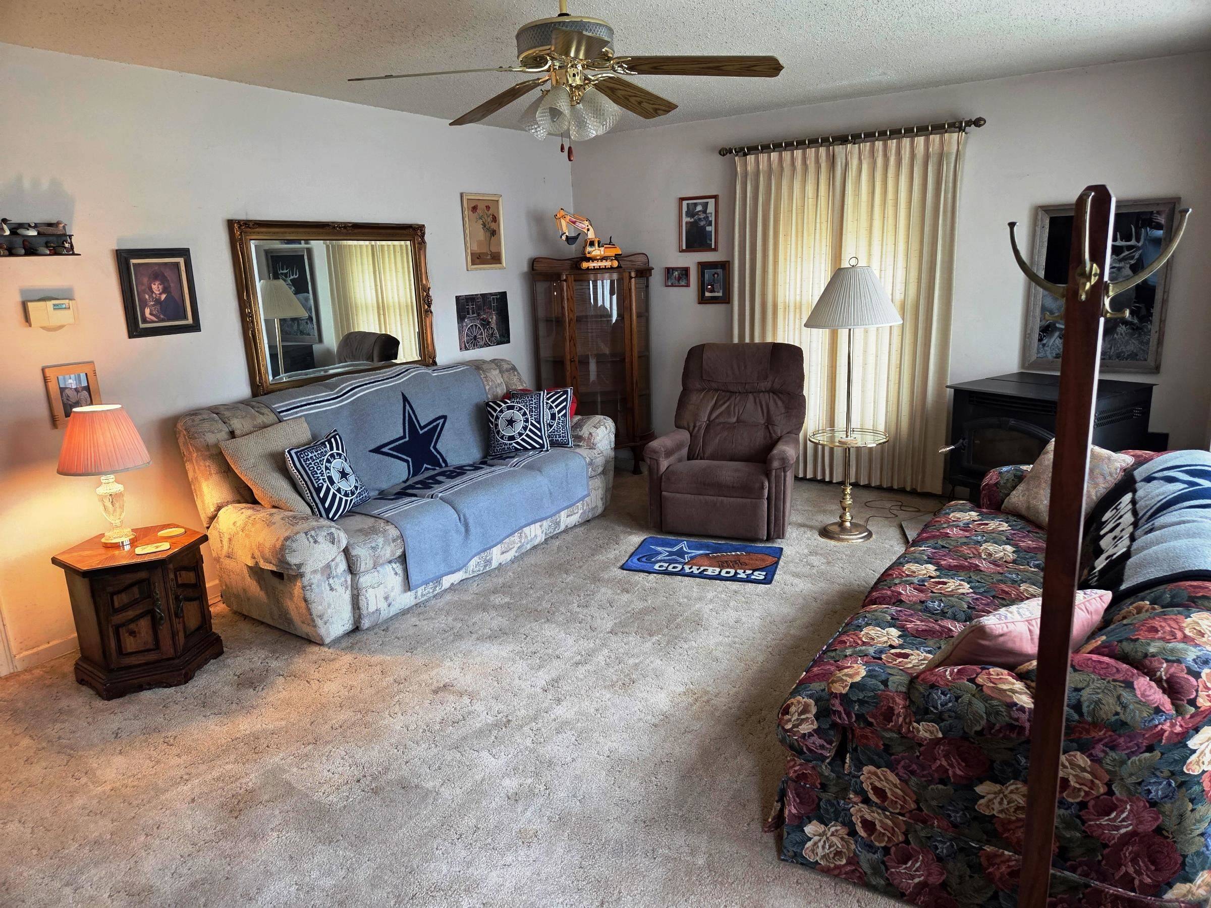317 E 8th St, Newton, KS 67114