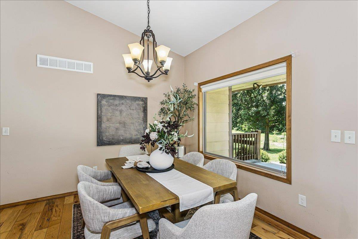 1213 N Hamilton Cir, Derby, KS 67037