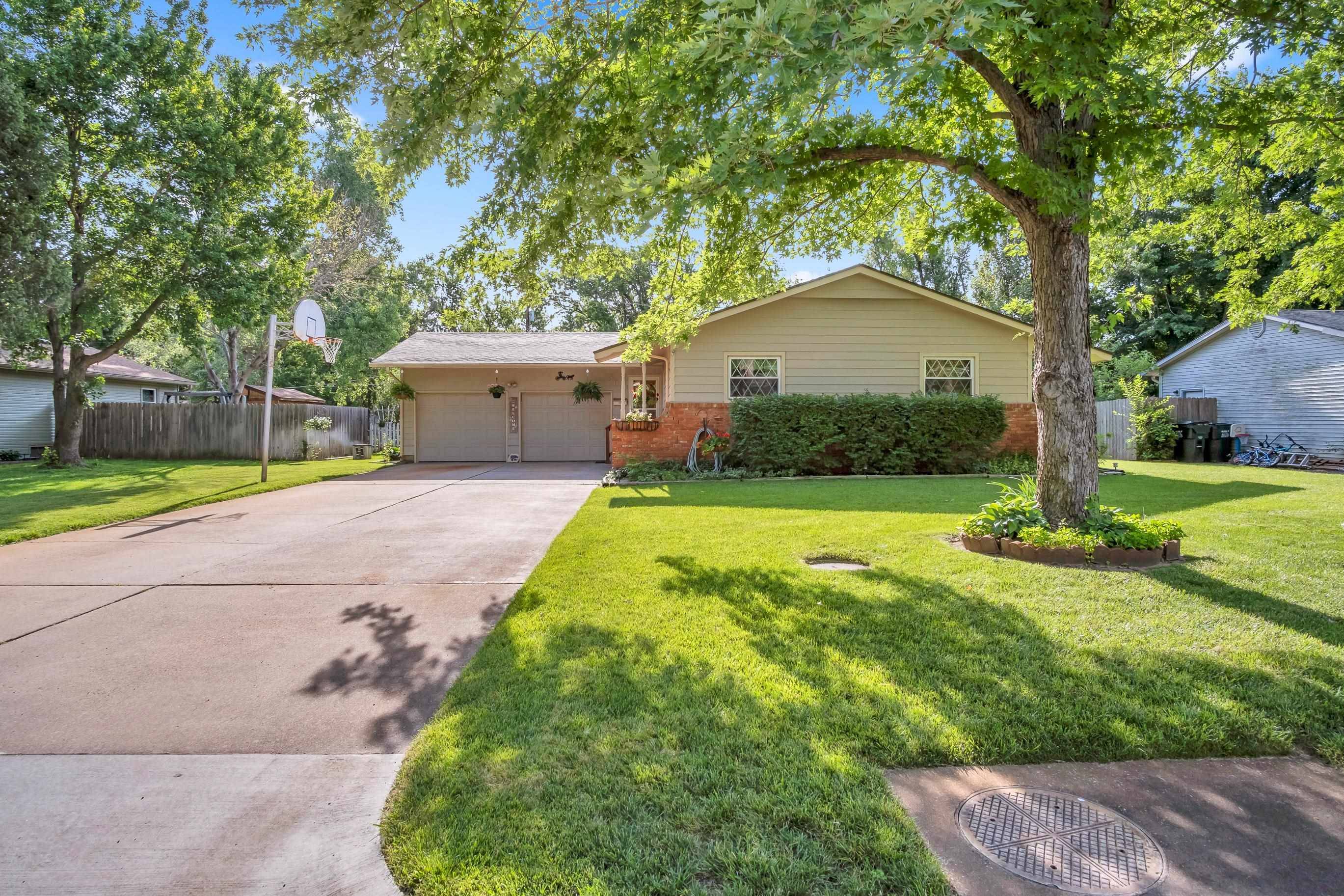 502 West, Halstead, KS 67056