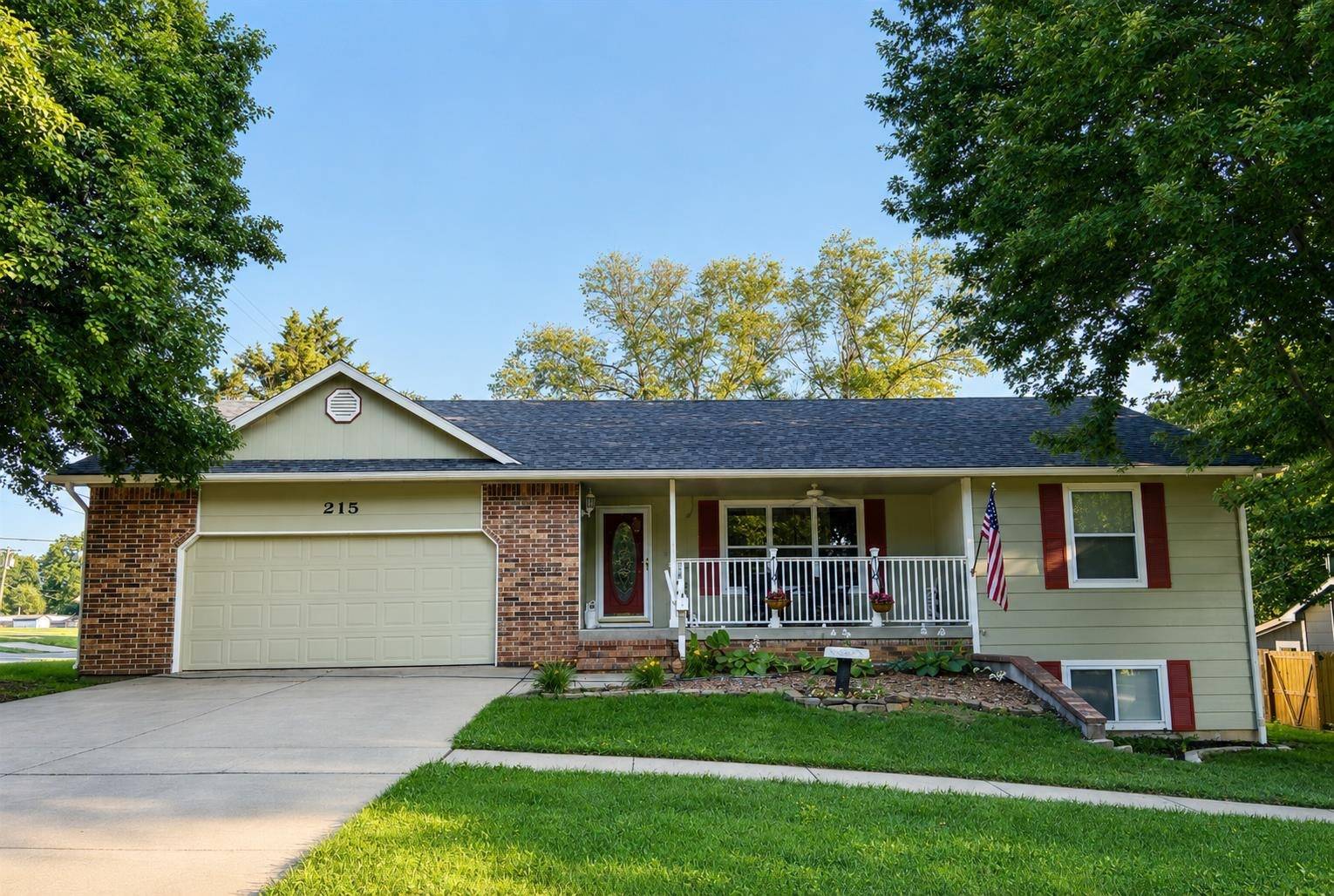 215 E Prather St, Mulvane, KS 67110