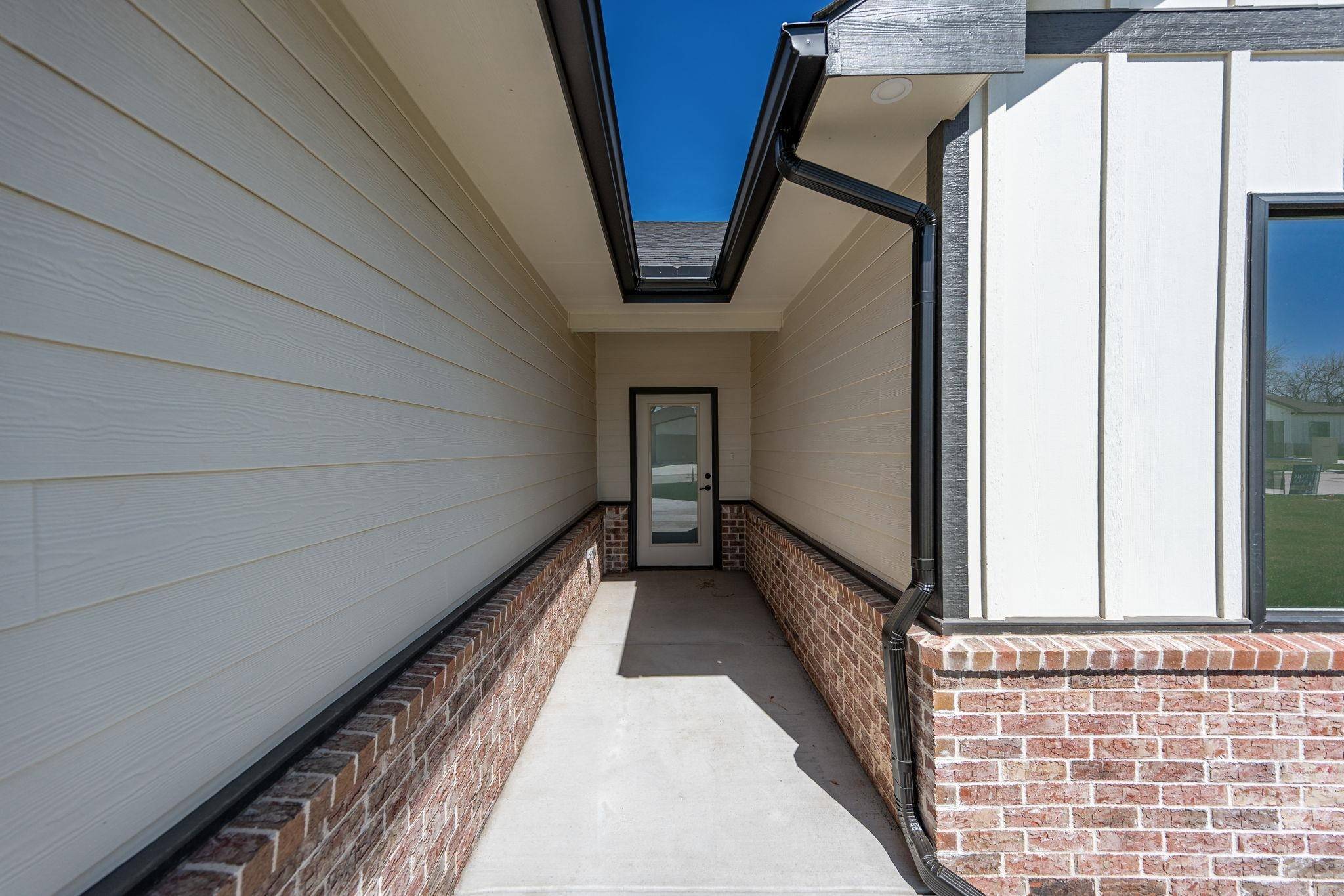 520 E Elmwood St, Park City, KS 67147-1124