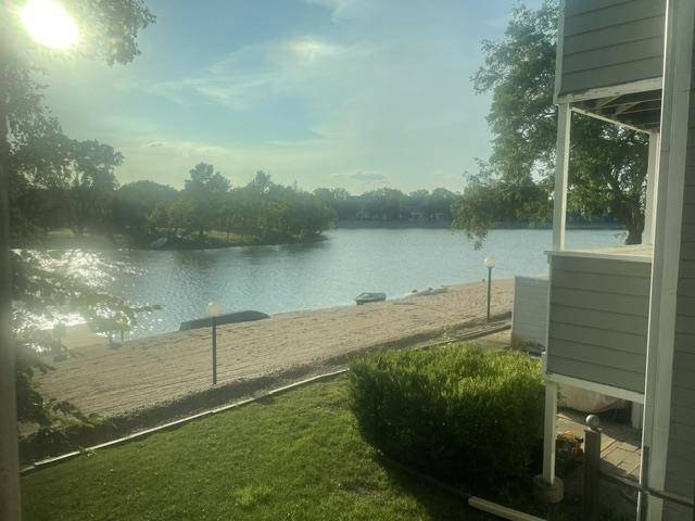 1037 N Lakewind, Wichita, KS 67212