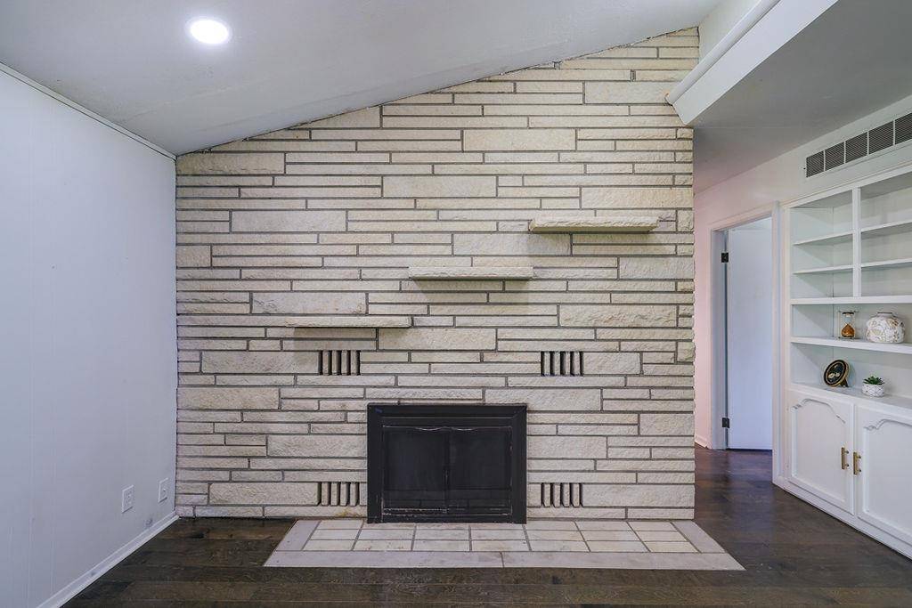 102 Highland Dr, Arkansas City, KS 67005