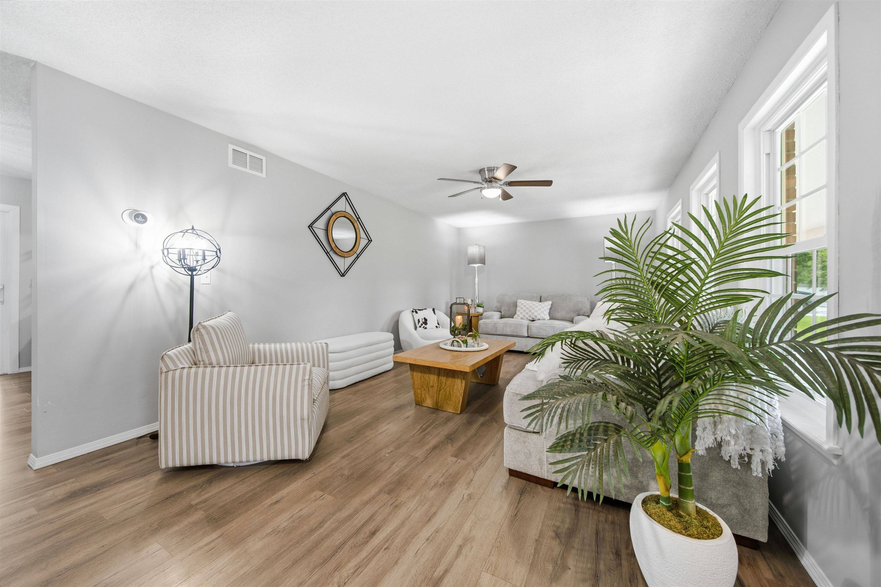 1401 S Fieldcrest, Wichita, KS 67209