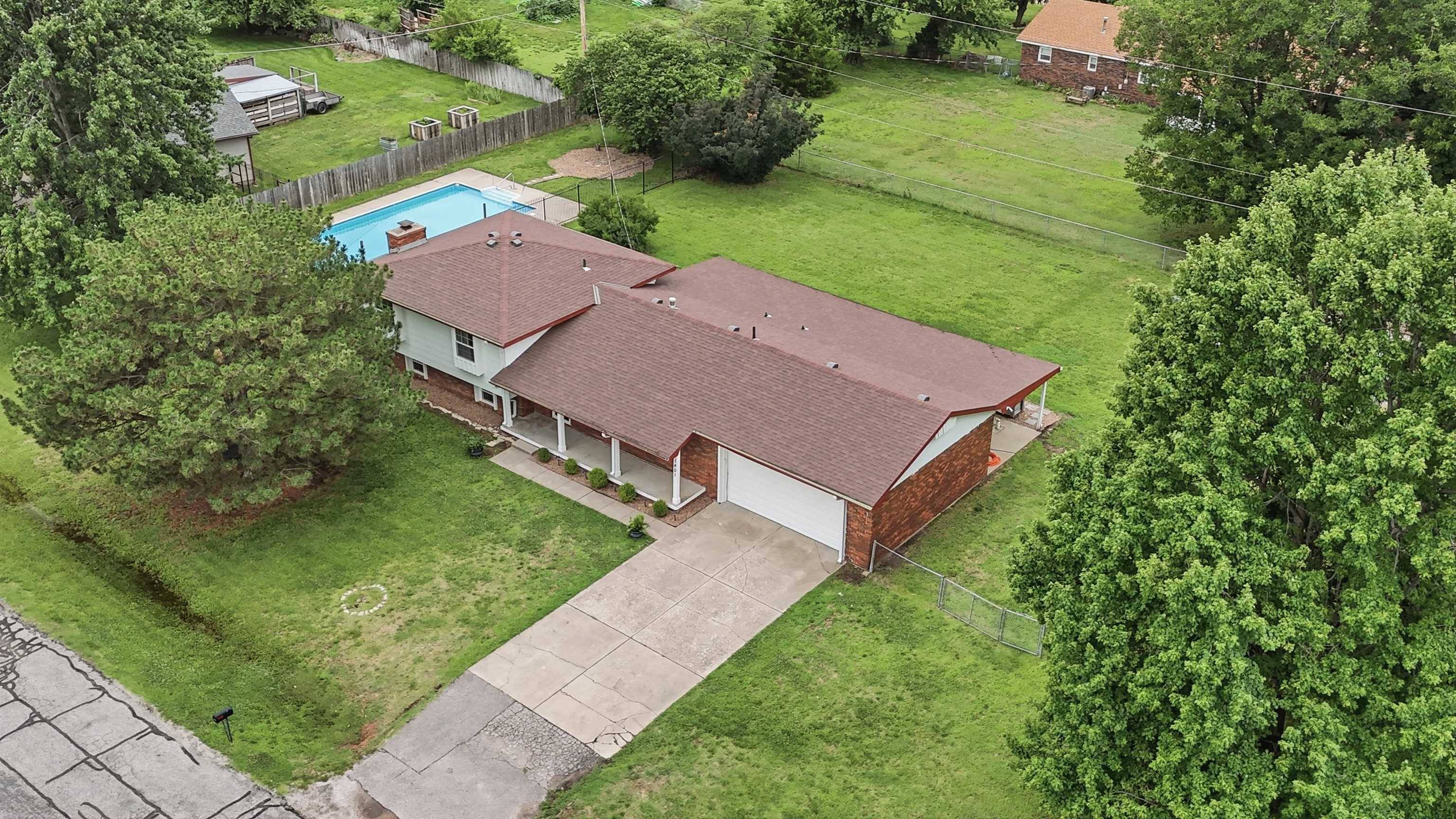 1401 S Fieldcrest, Wichita, KS 67209
