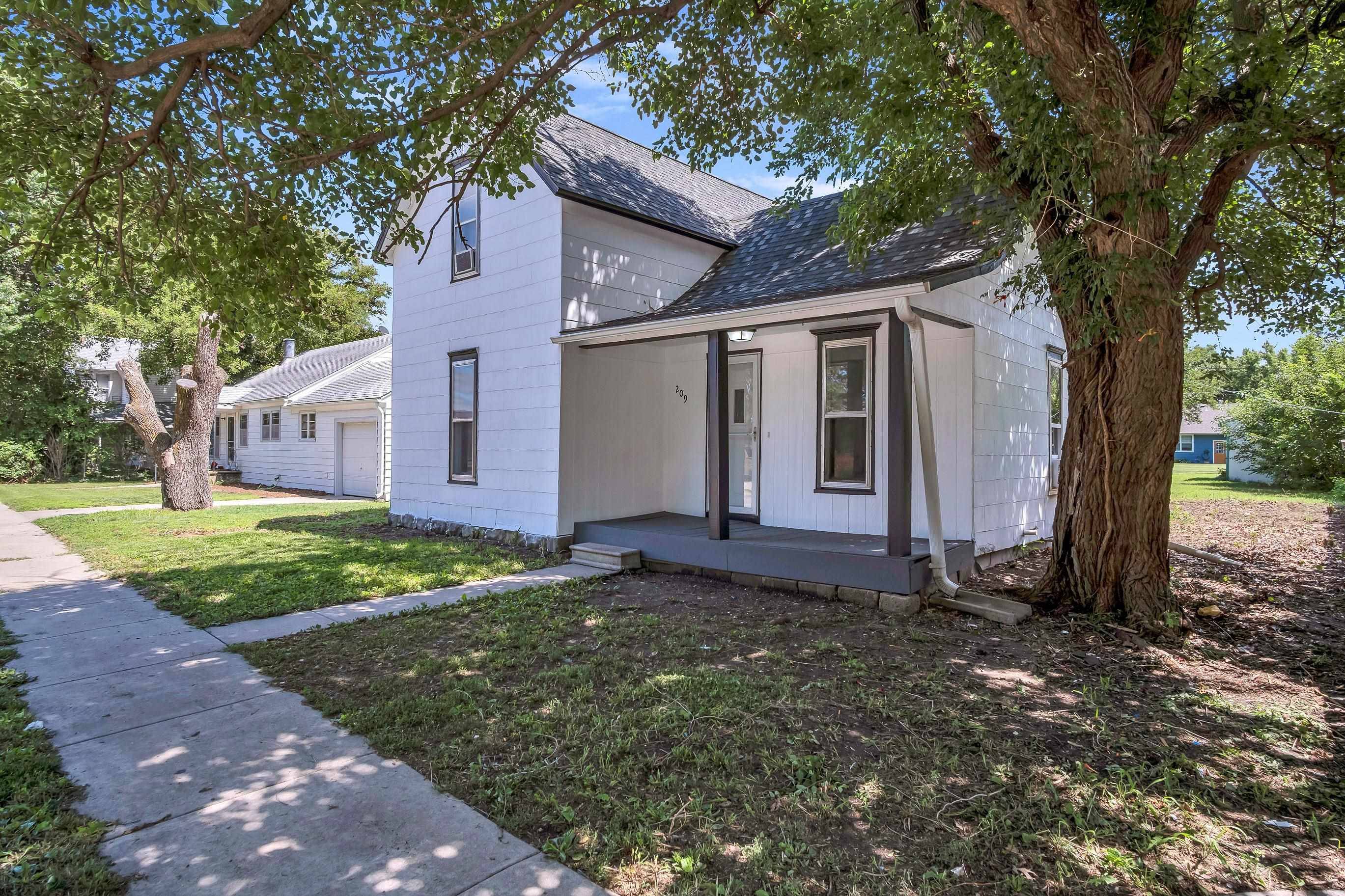 209 E Amos, Hesston, KS 67062