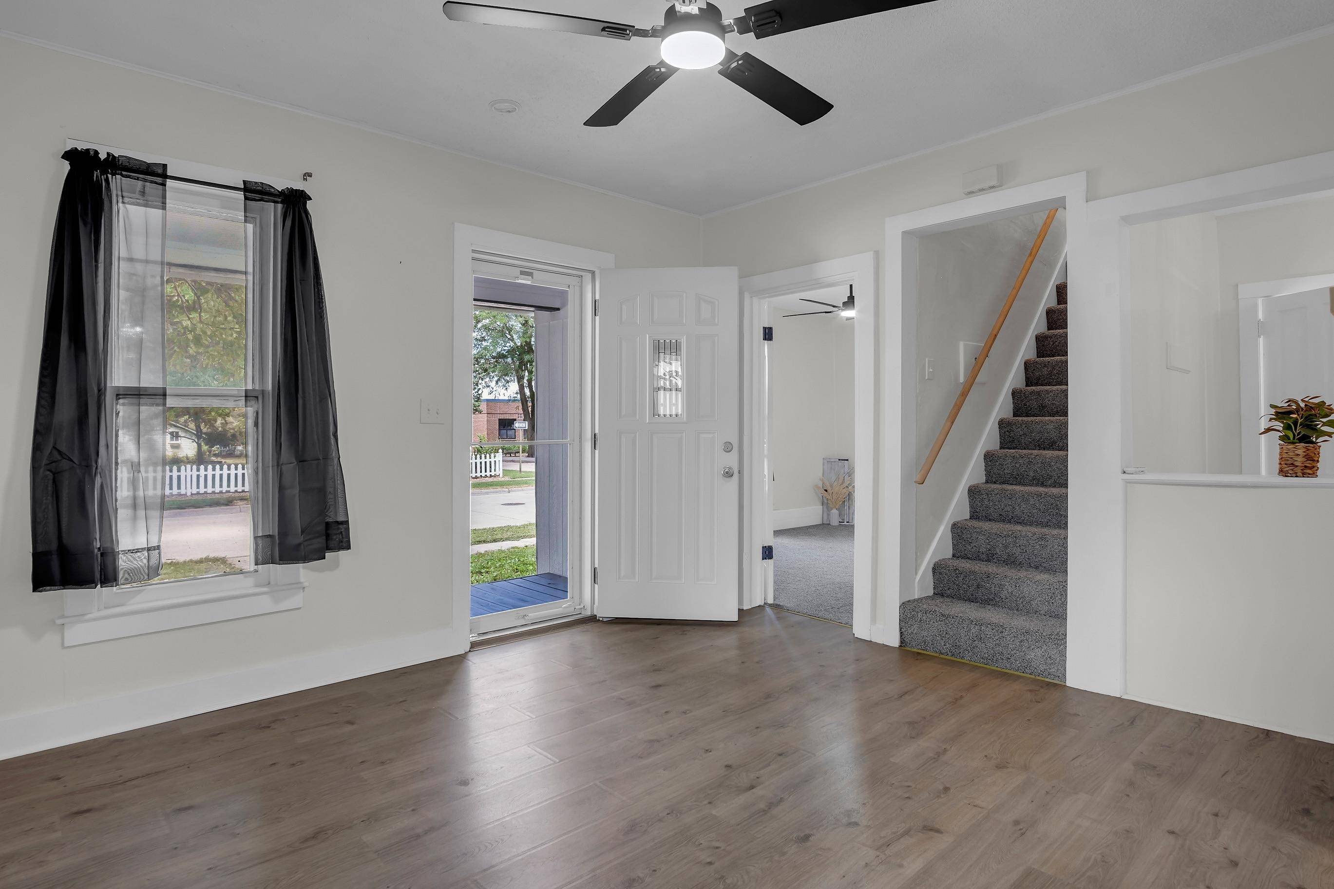 209 E Amos, Hesston, KS 67062