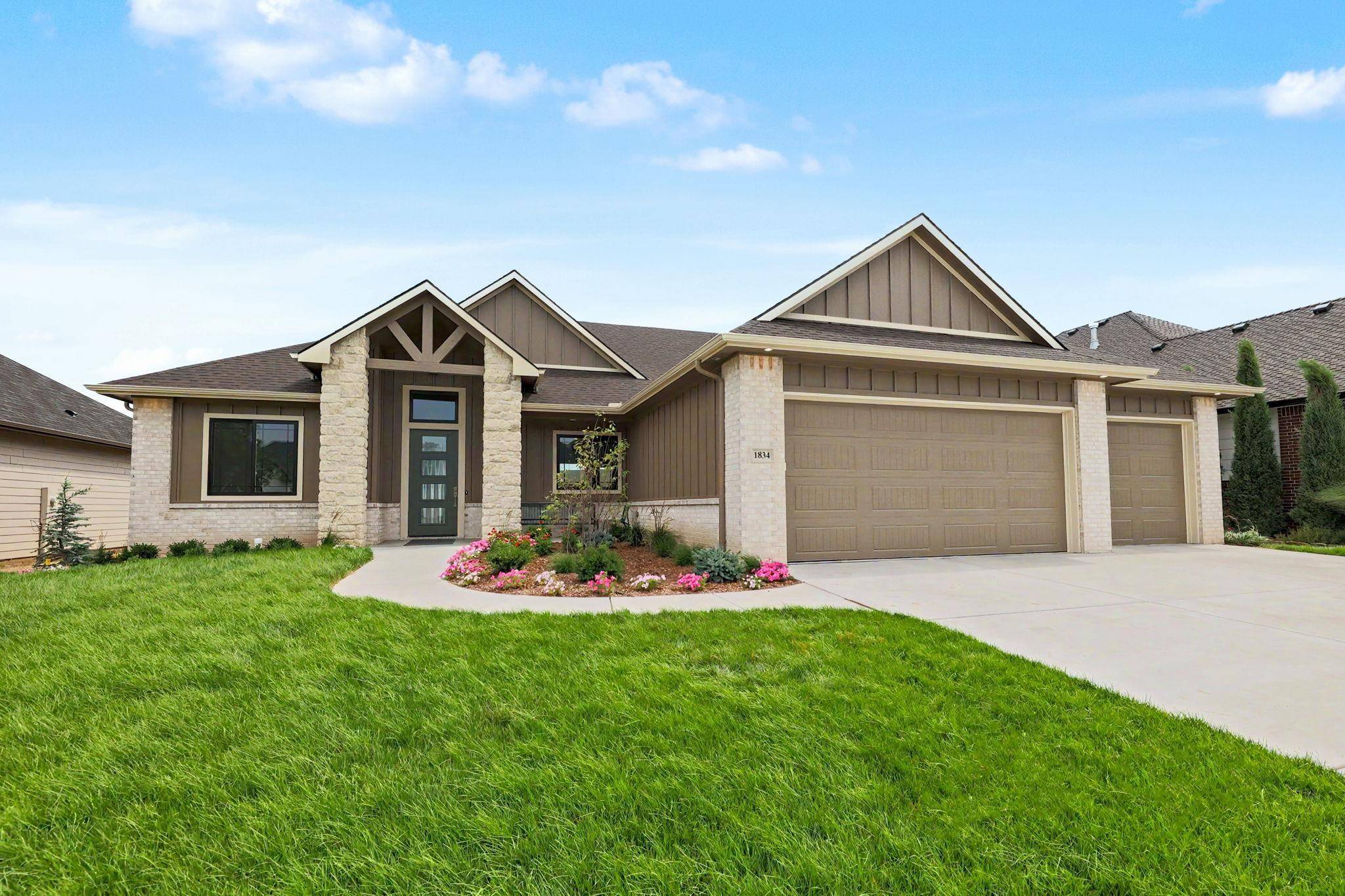 1834 W Harborlight, Wichita, KS 67204