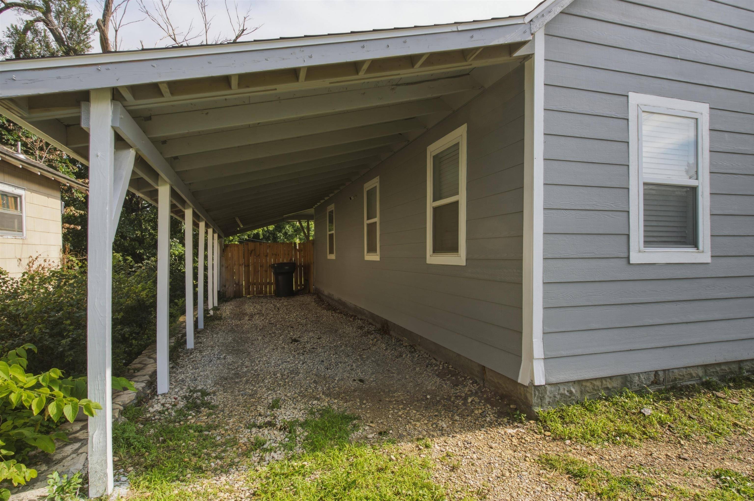 121 SE 5th, Newton, KS 67114