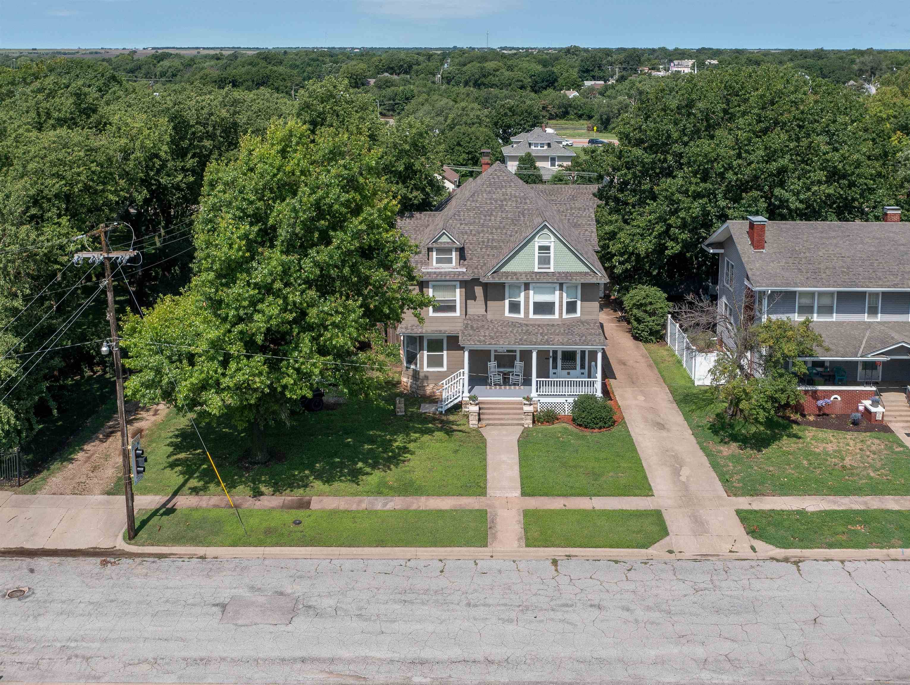 116 N F, Wellington, KS 67152