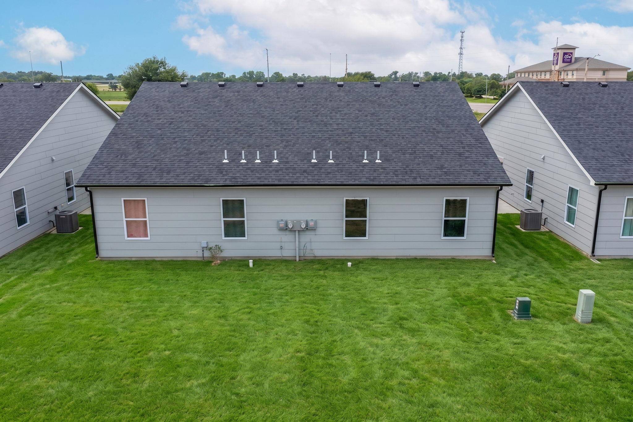 2108-2110 E Plaza Court, Haysville, KS 67060
