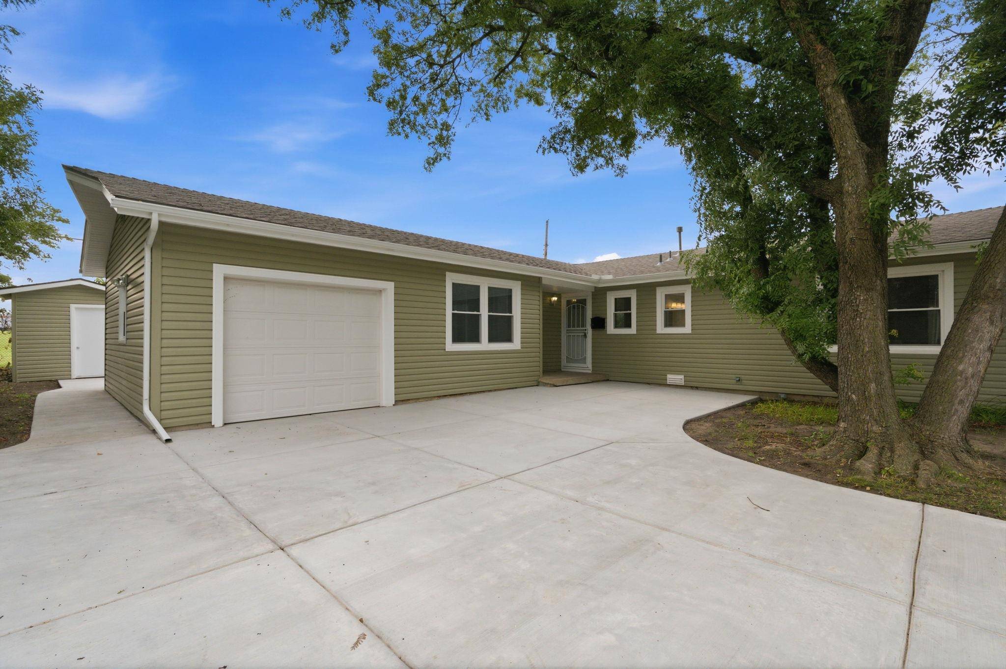 2918 N Vassar, Wichita, KS 67220