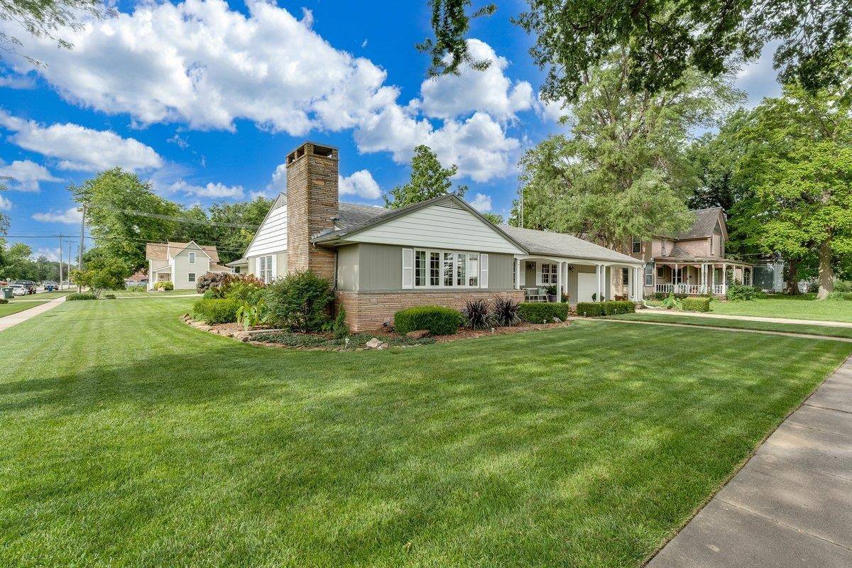 321 E Main Street, Sterling, KS 67579
