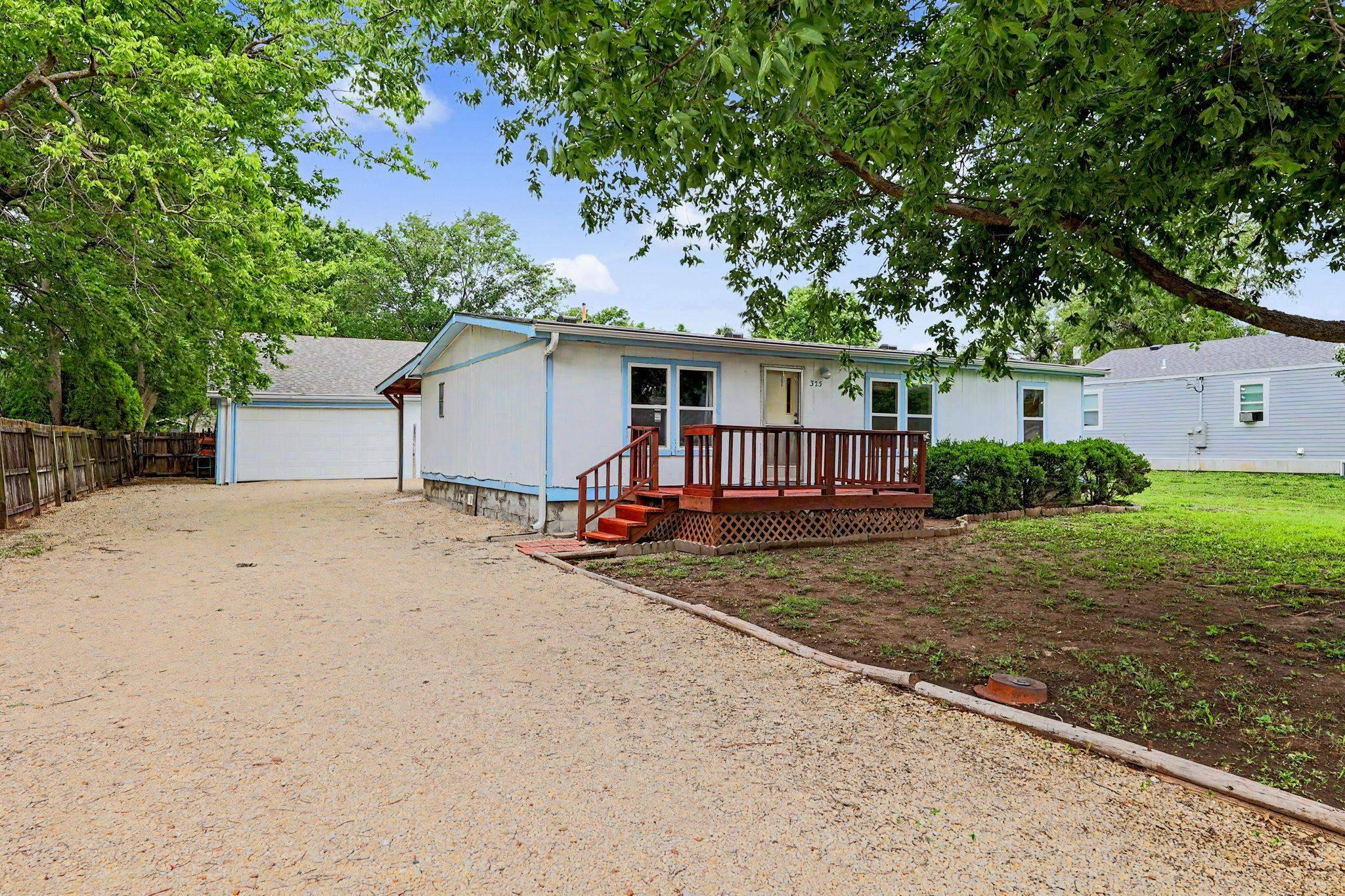 325 S Wichita, Benton, KS 67017
