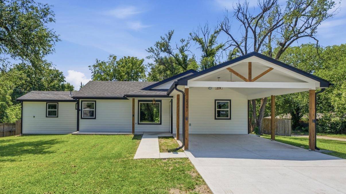 2101 S Bluff, Wichita, KS 67218