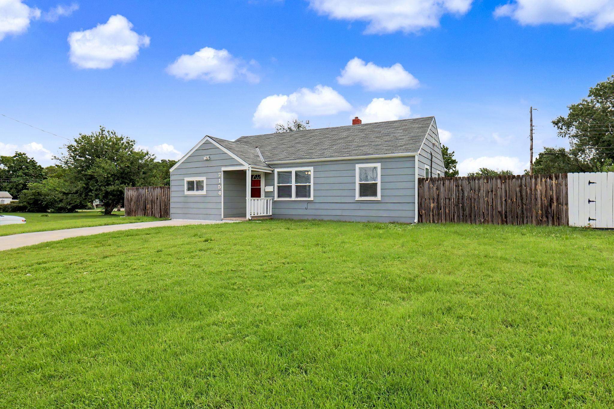 2154 S Seneca St, Wichita, KS 67213