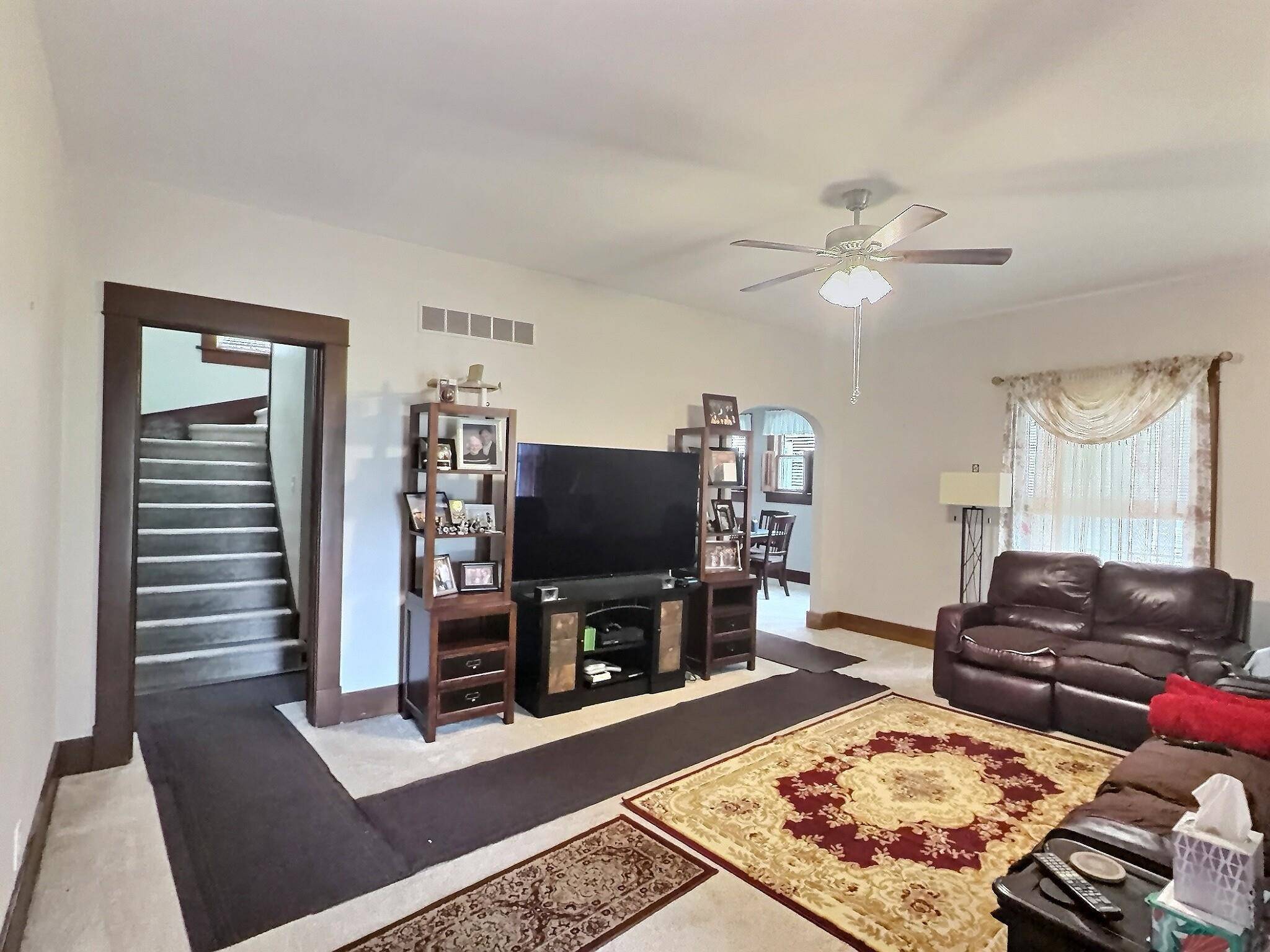 330 E 4th, Newton, KS 67114