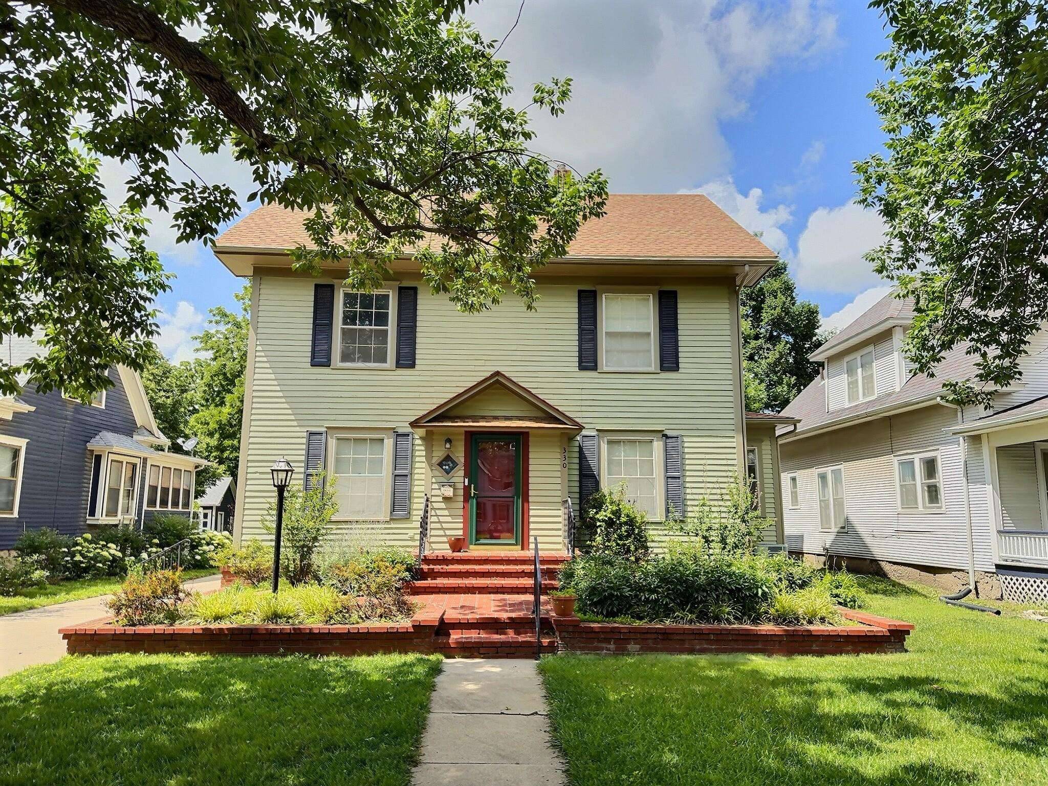 330 E 4th, Newton, KS 67114