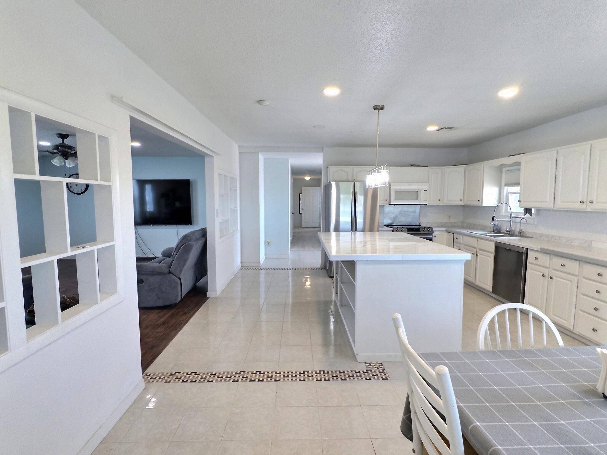 196 E 50th St S, Wellington, KS 67152
