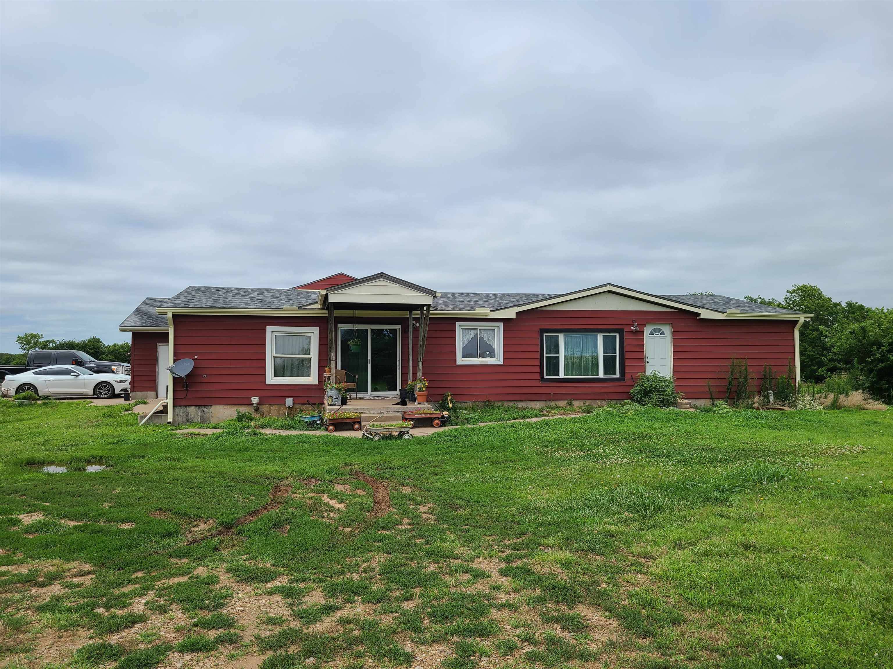 10716 212th, Winfield, KS 67156