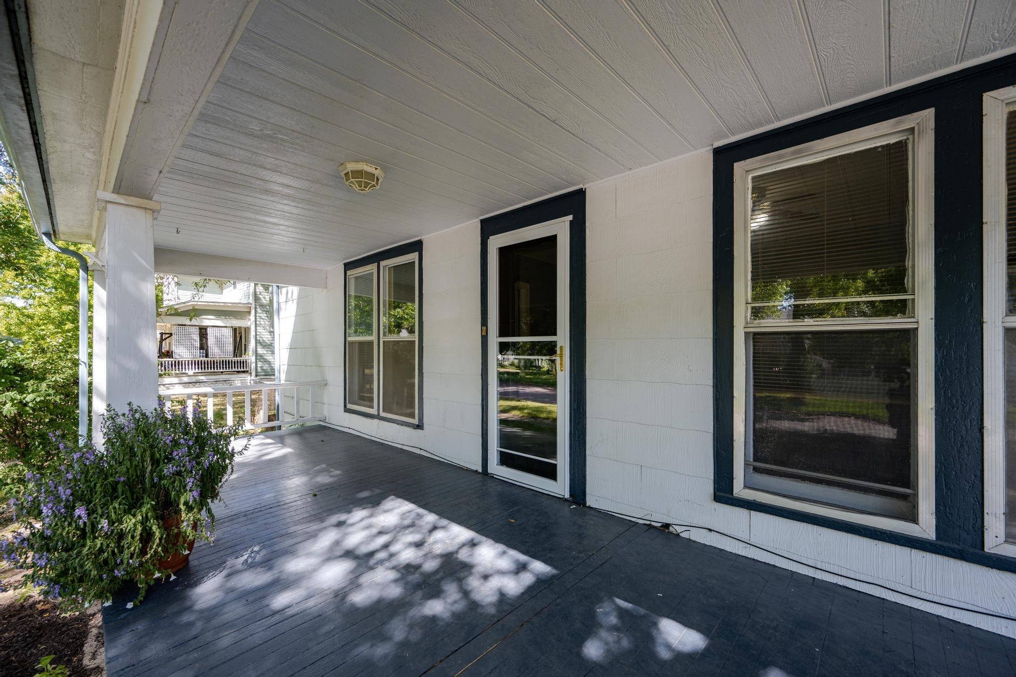 212 W 2nd, Halstead, KS 67056