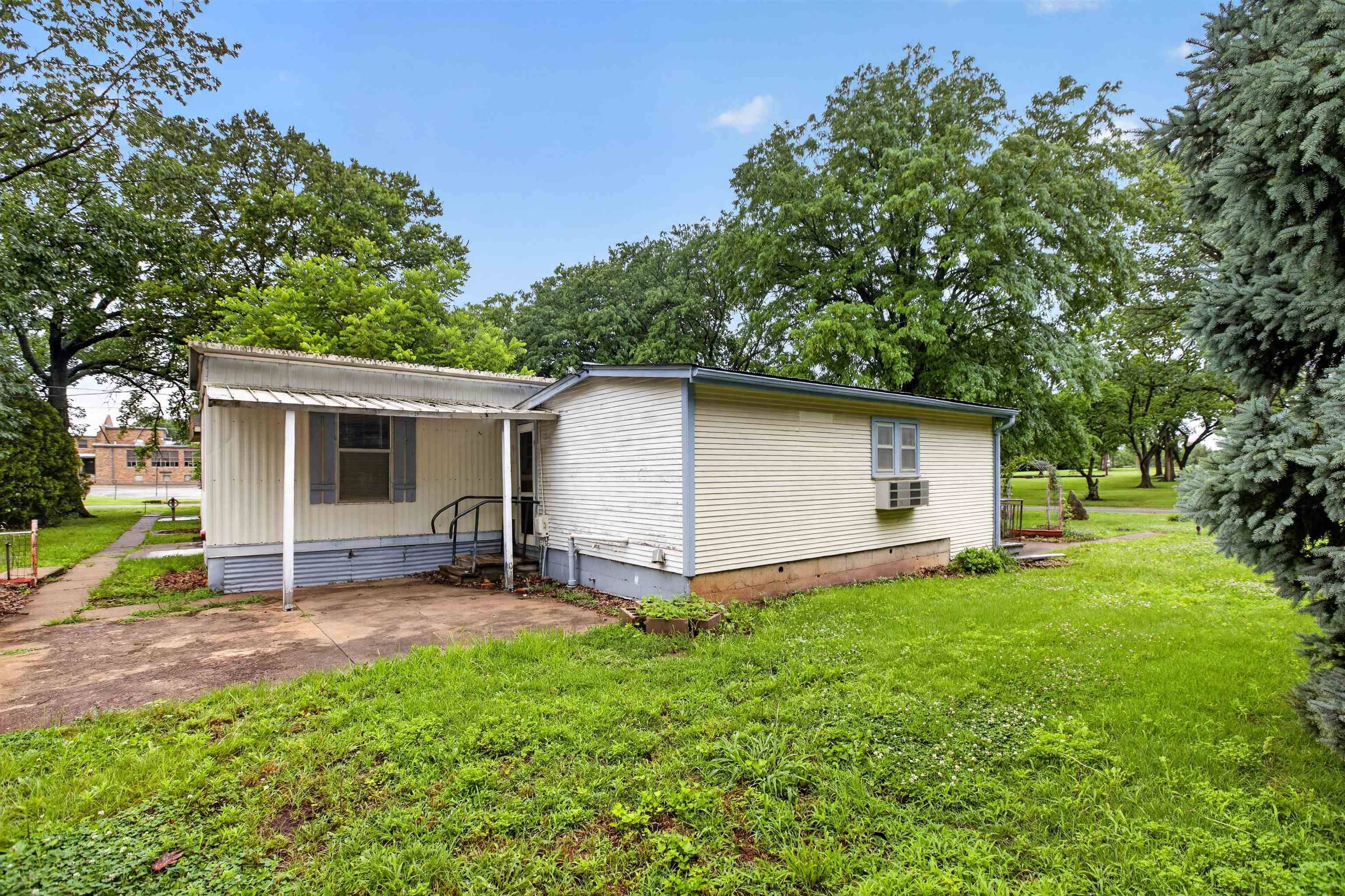 607 E Highland, Towanda, KS 67144