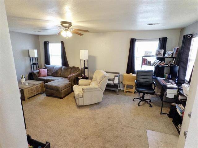 205 S 4th St, Mulvane, KS 67110
