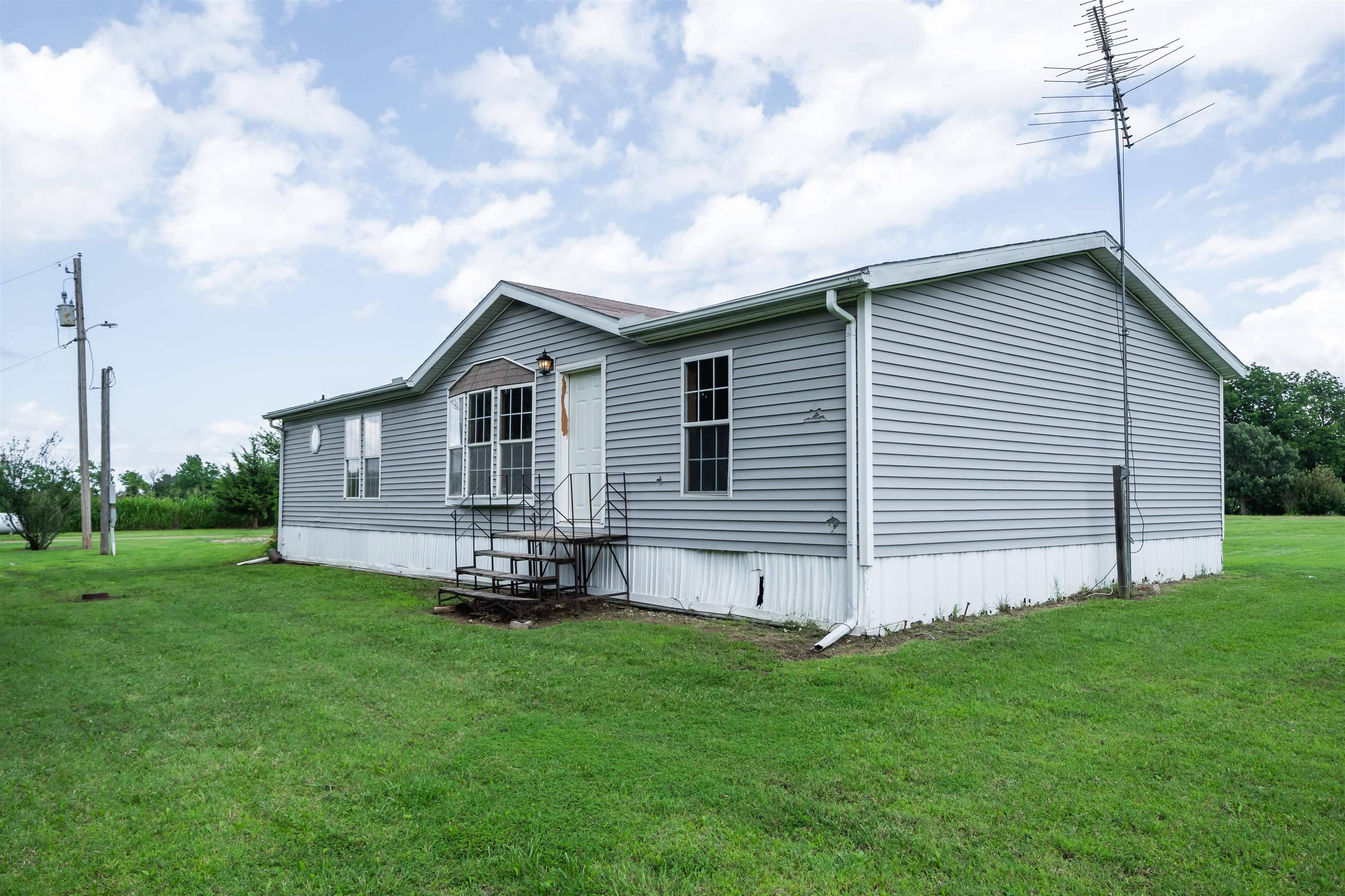 9099 268th DR, Arkansas City, KS 67005