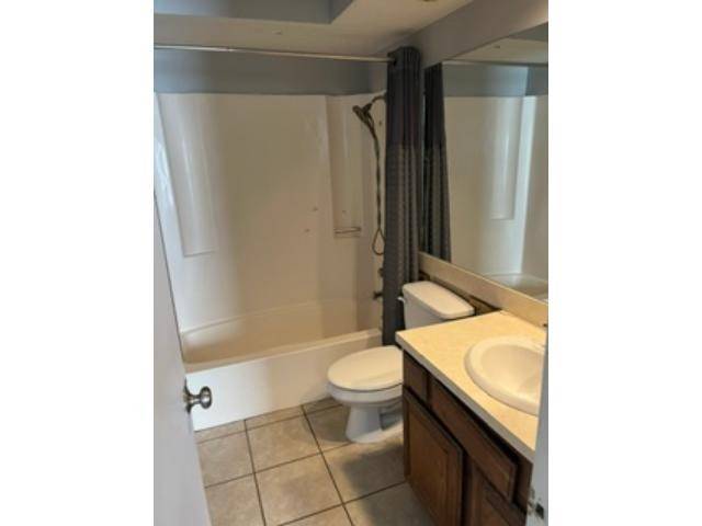 1717 S Cypress St. Apt 412, Wichita, KS 67207