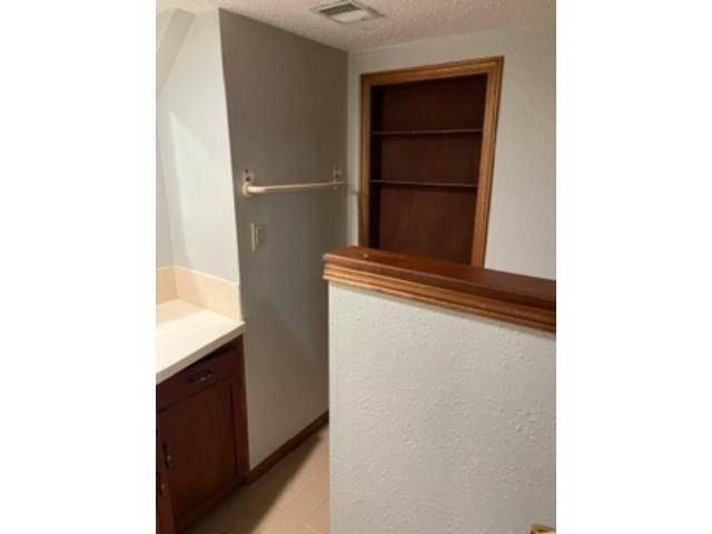 1717 S Cypress St. Apt 412, Wichita, KS 67207