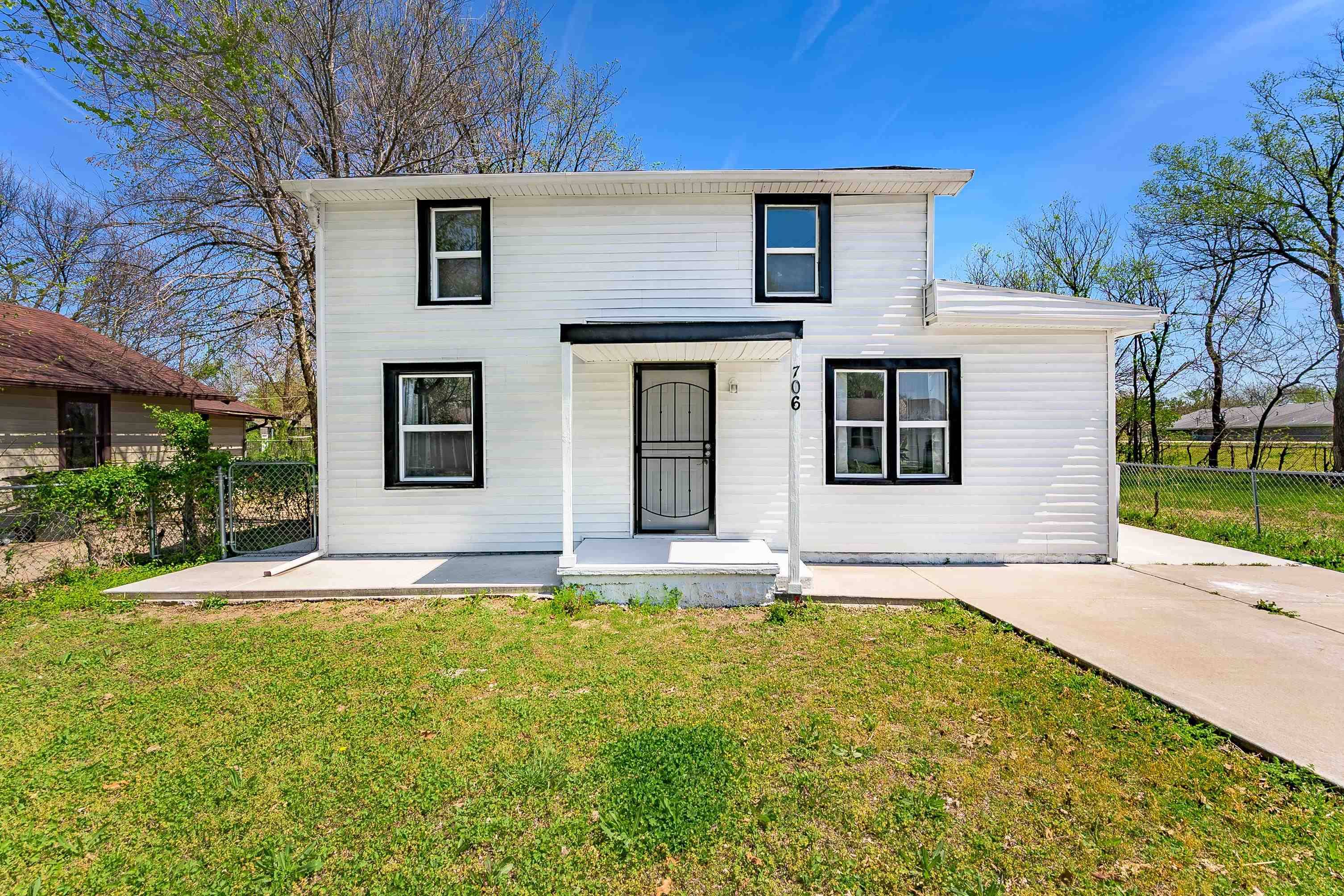 706 N Piatt Ave, Wichita, KS 67214