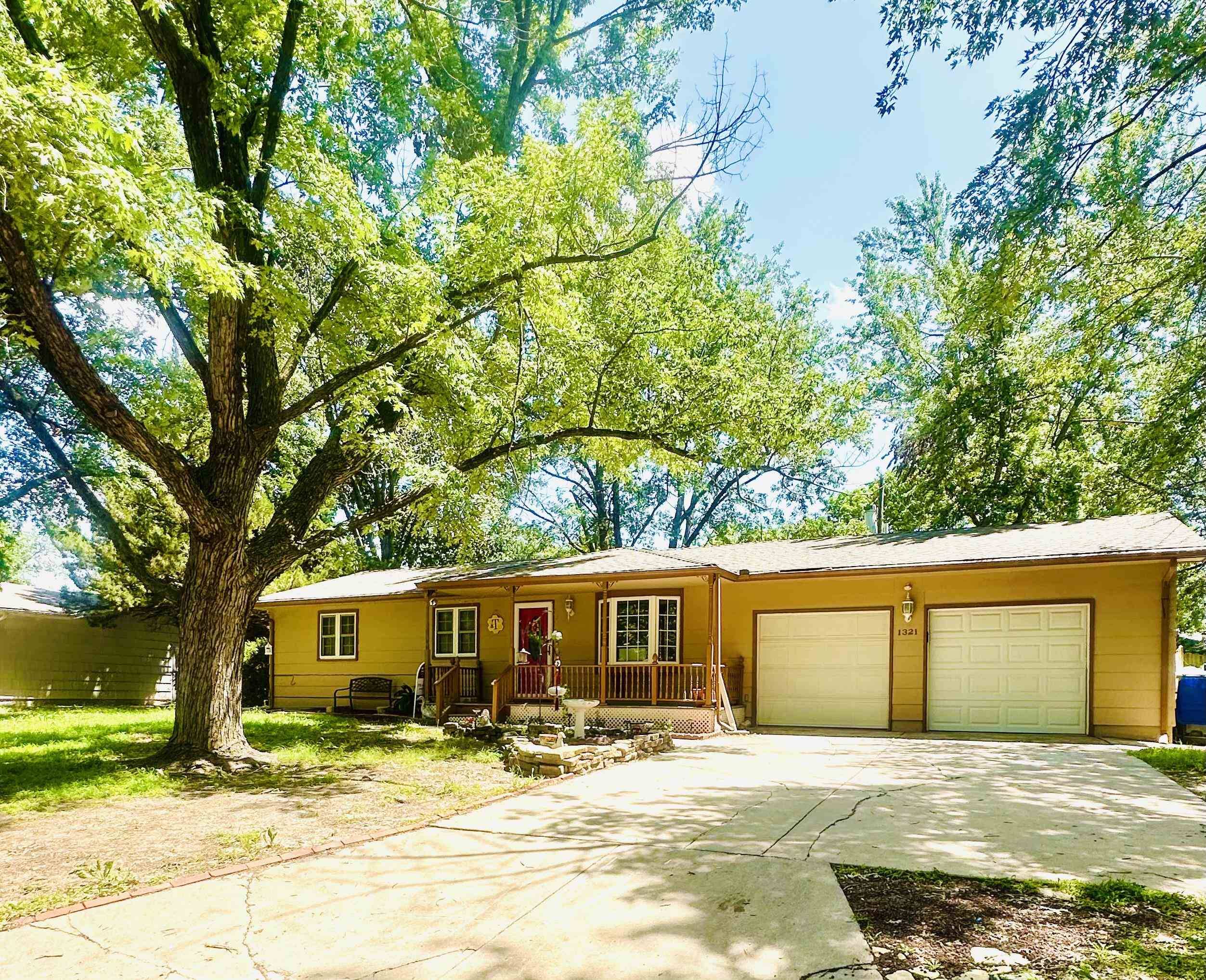 1321 W 9th Street, Newton, KS 67114-1619