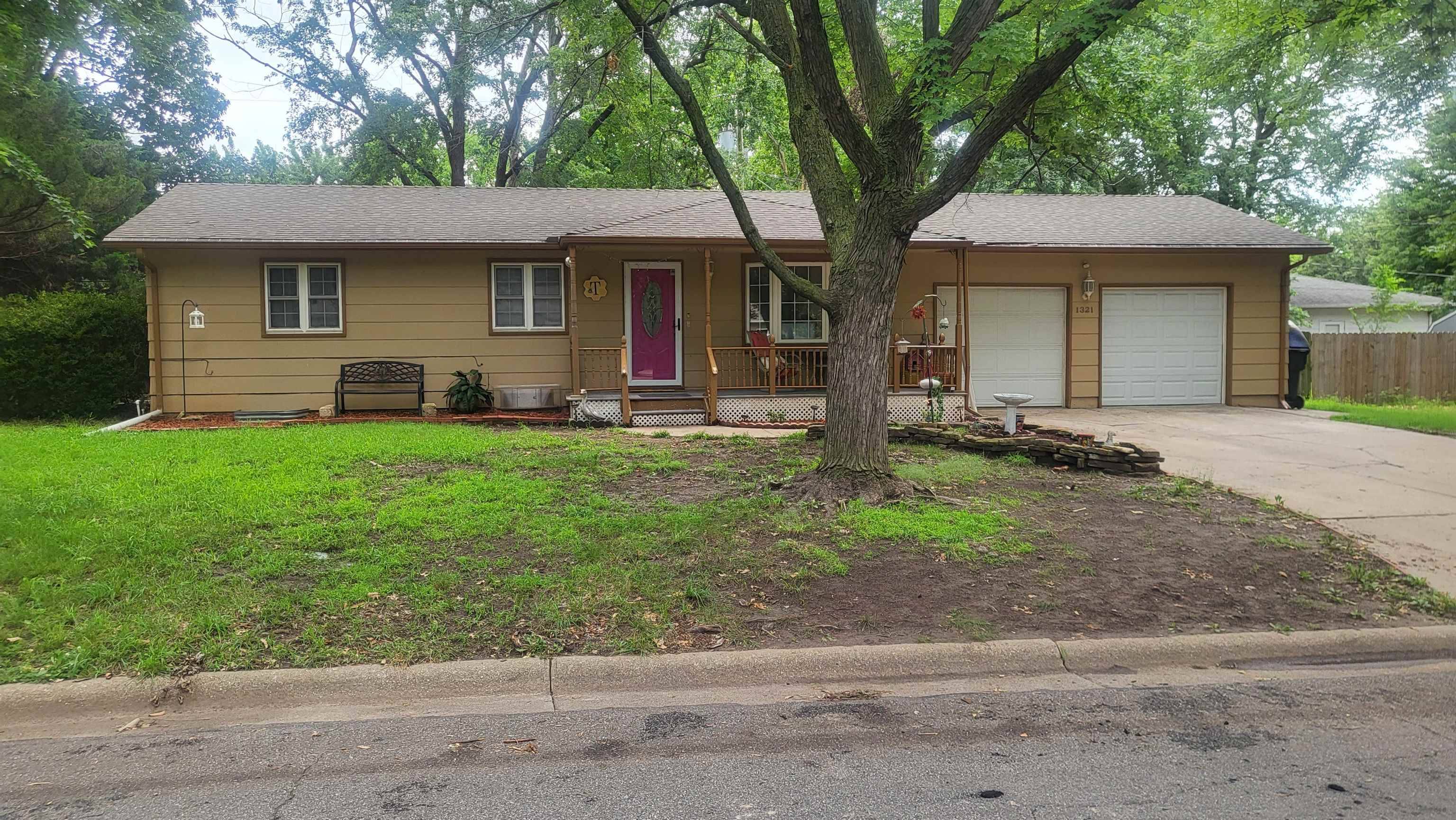 1321 W 9th Street, Newton, KS 67114-1619