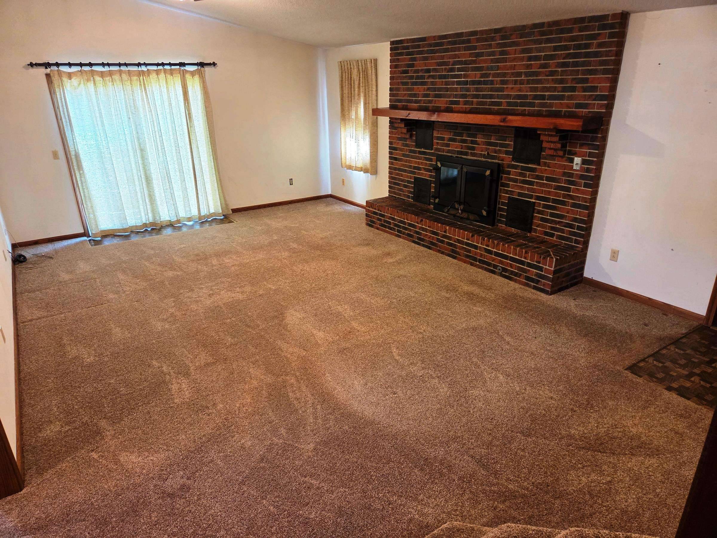 1500 E 9th St, Newton, KS 67114