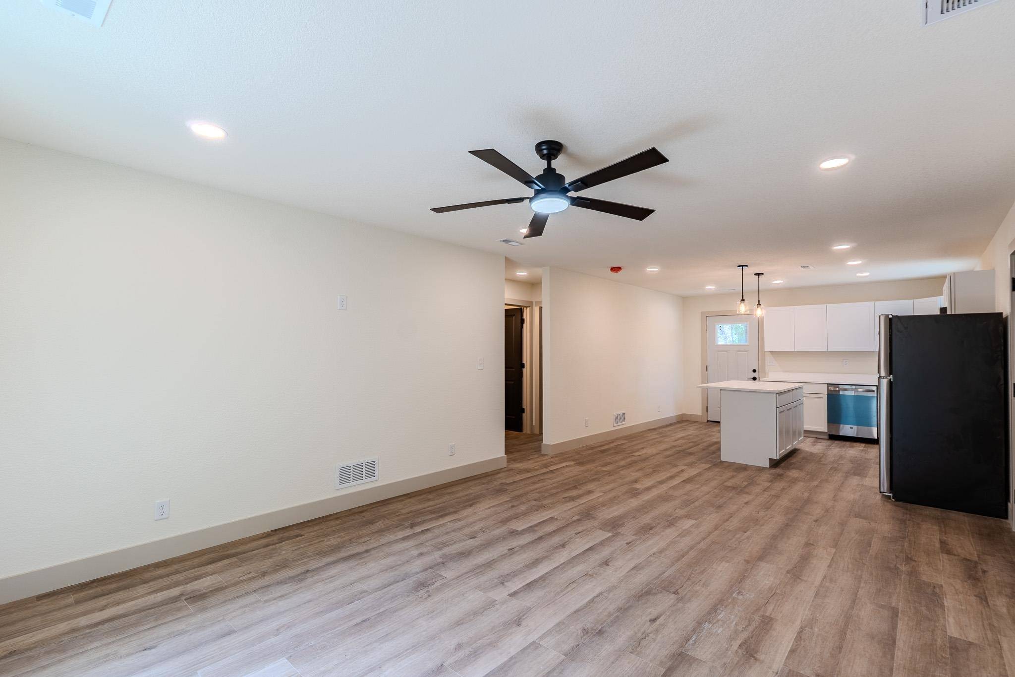212 N West St, Leon, KS 67074