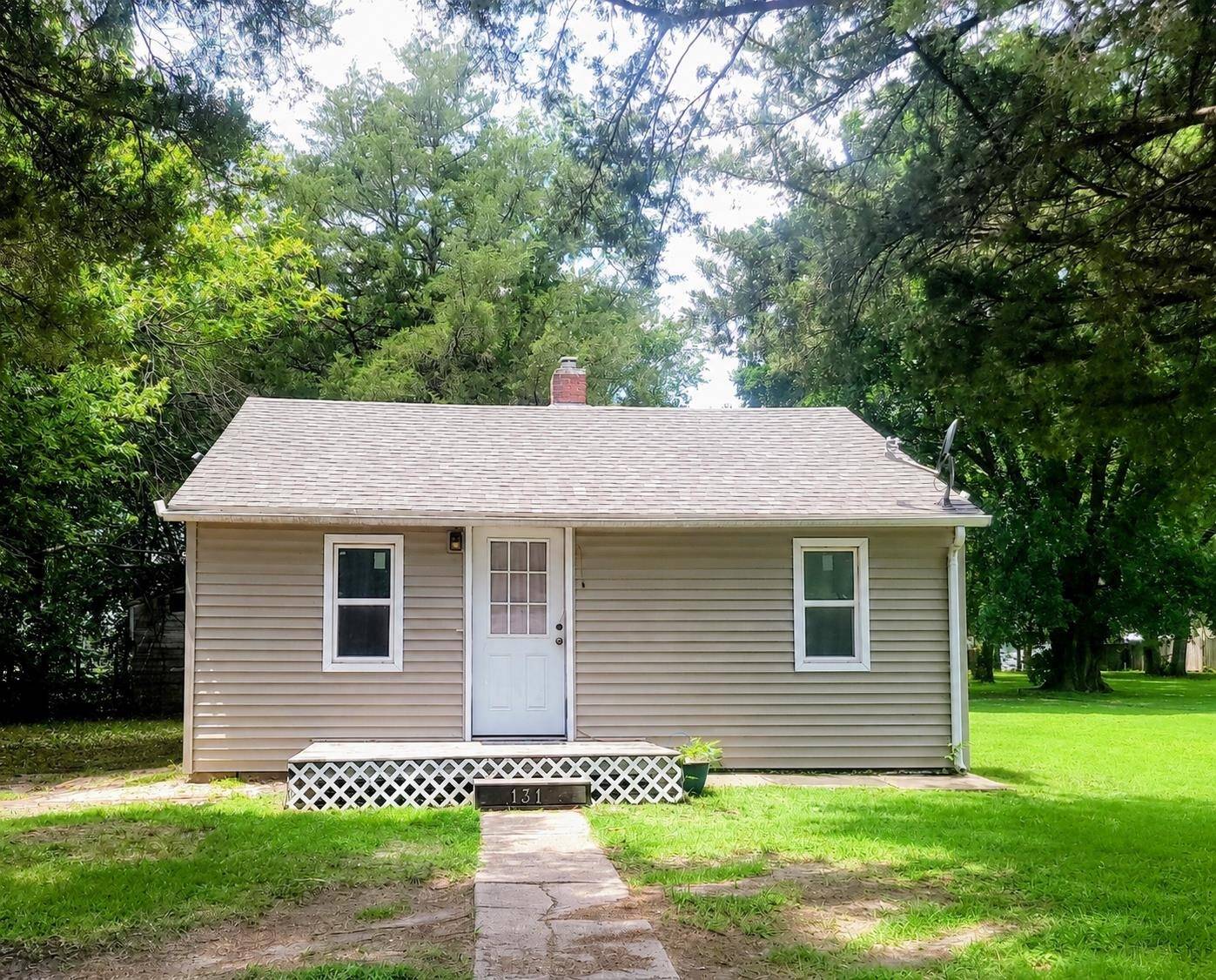 131 Glendale, Newton, KS 67114